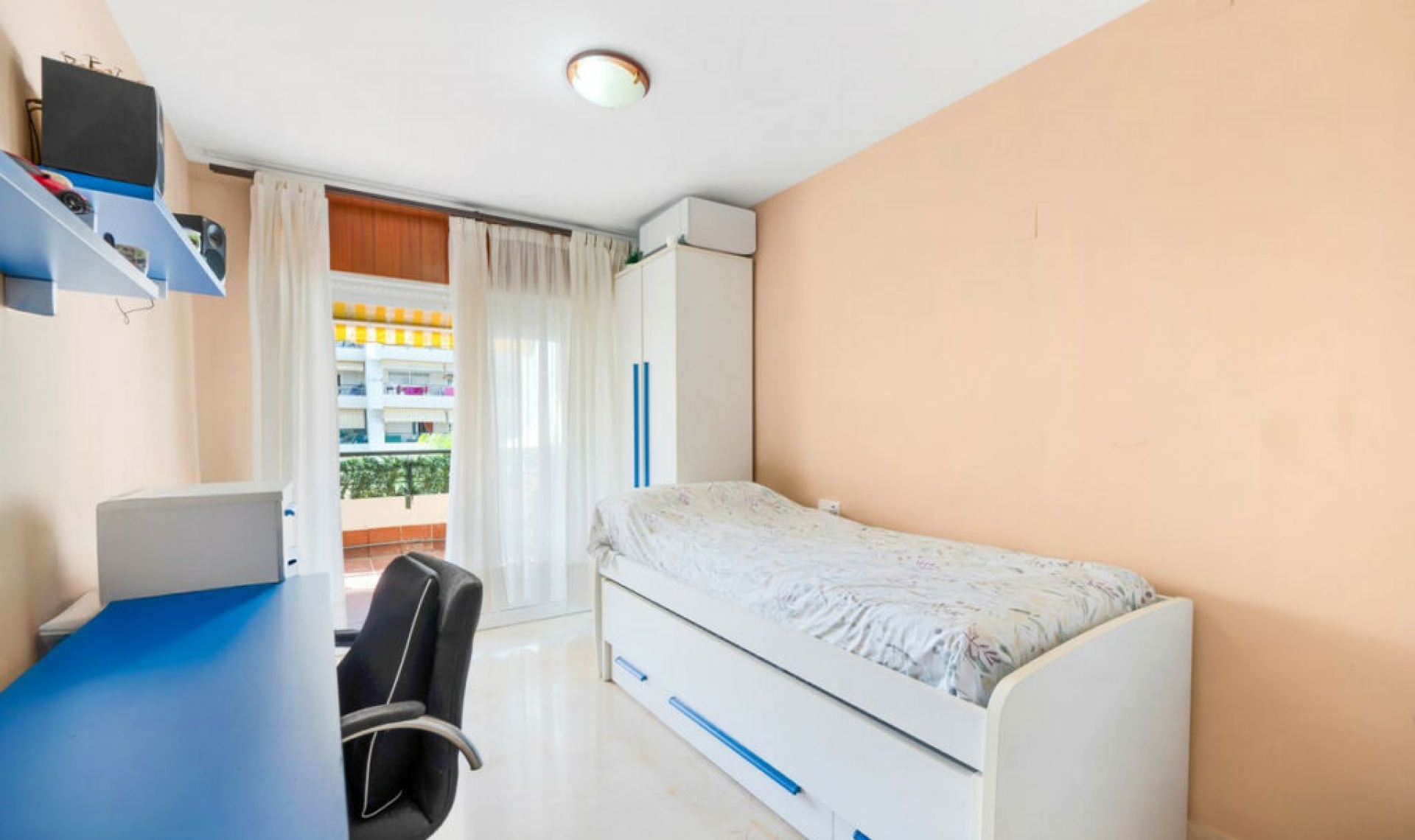 Resale - Apartment -
Marbella