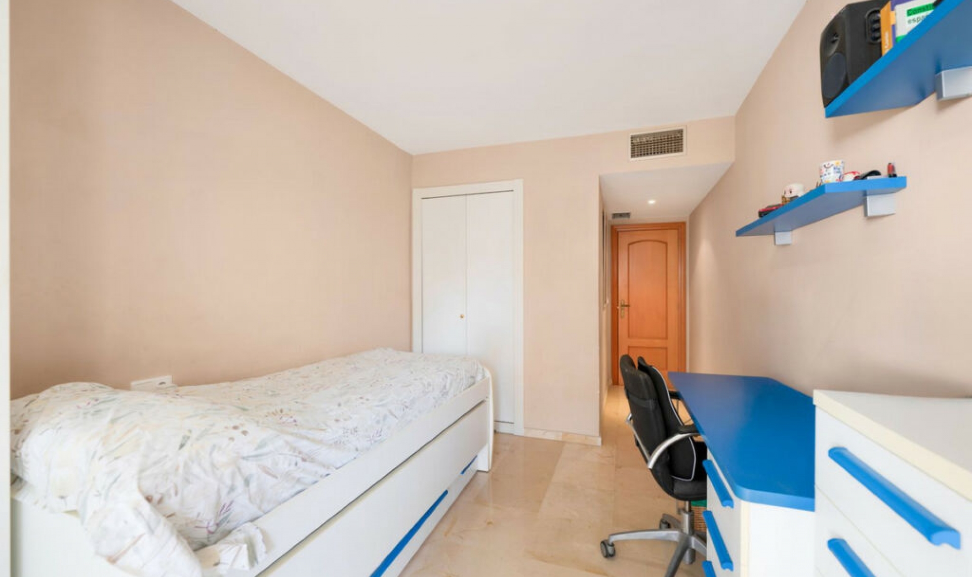 Resale - Apartment -
Marbella