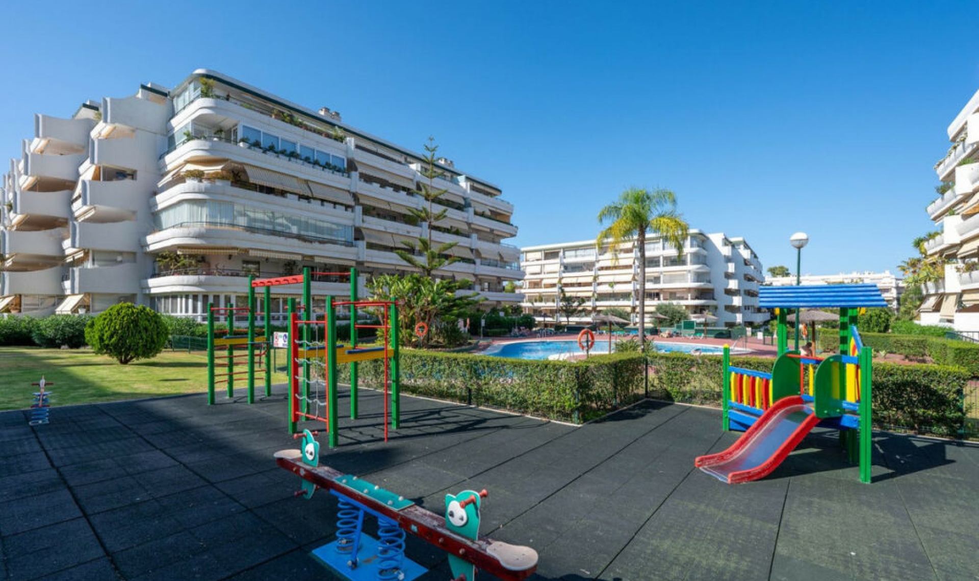 Resale - Apartment -
Marbella