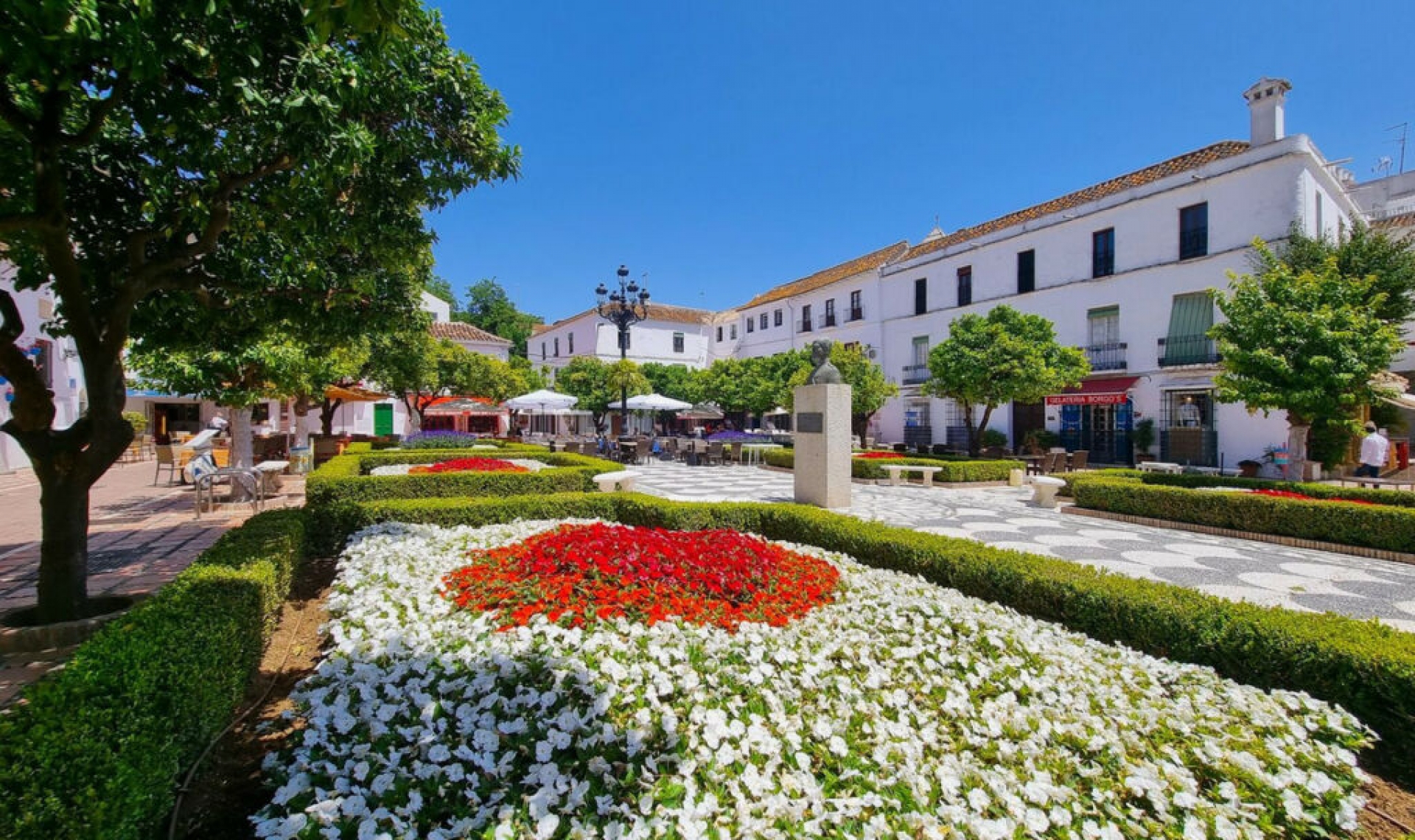 Resale - Apartment -
Marbella