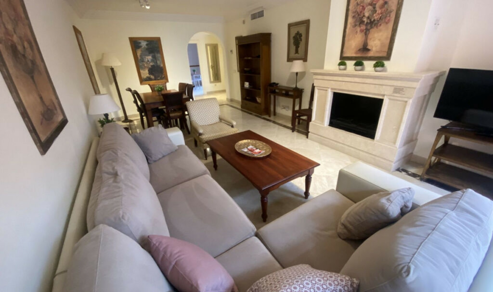 Resale - Apartment -
Marbella