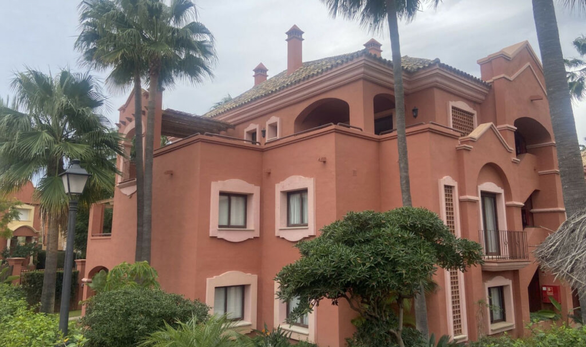 Resale - Apartment -
Marbella