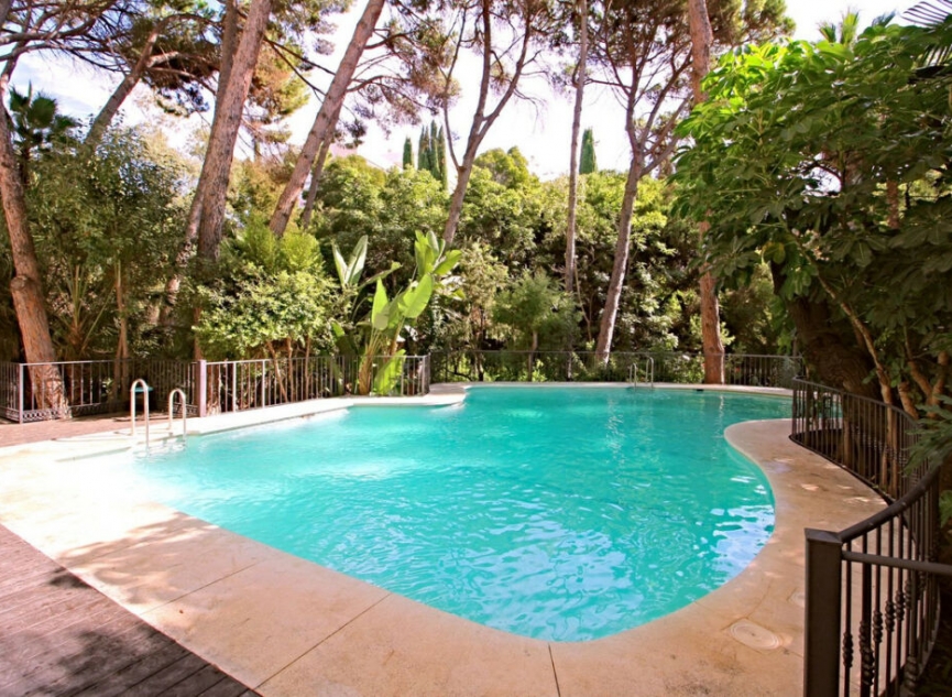 Resale - Apartment -
Marbella
