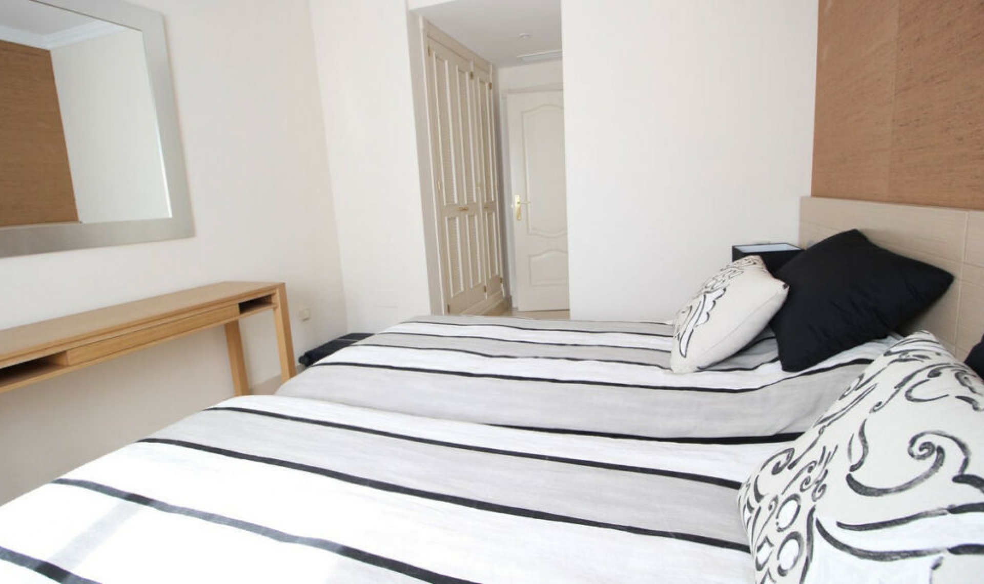 Resale - Apartment -
Marbella