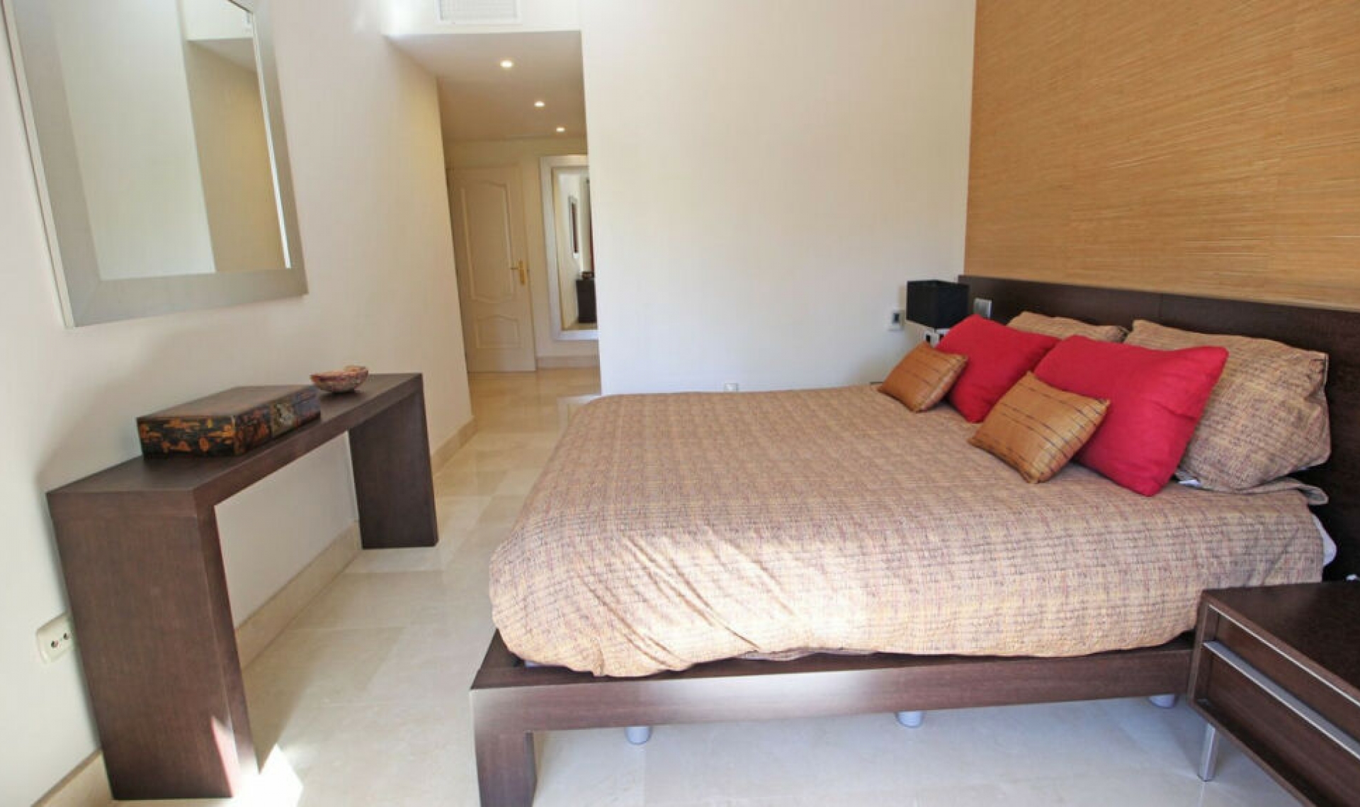 Resale - Apartment -
Marbella