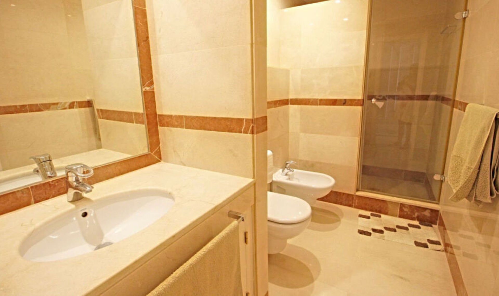 Resale - Apartment -
Marbella