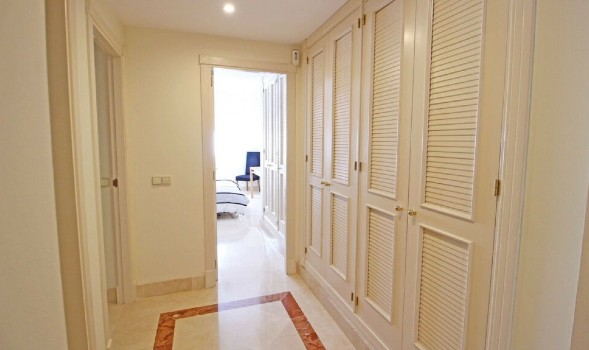 Resale - Apartment -
Marbella