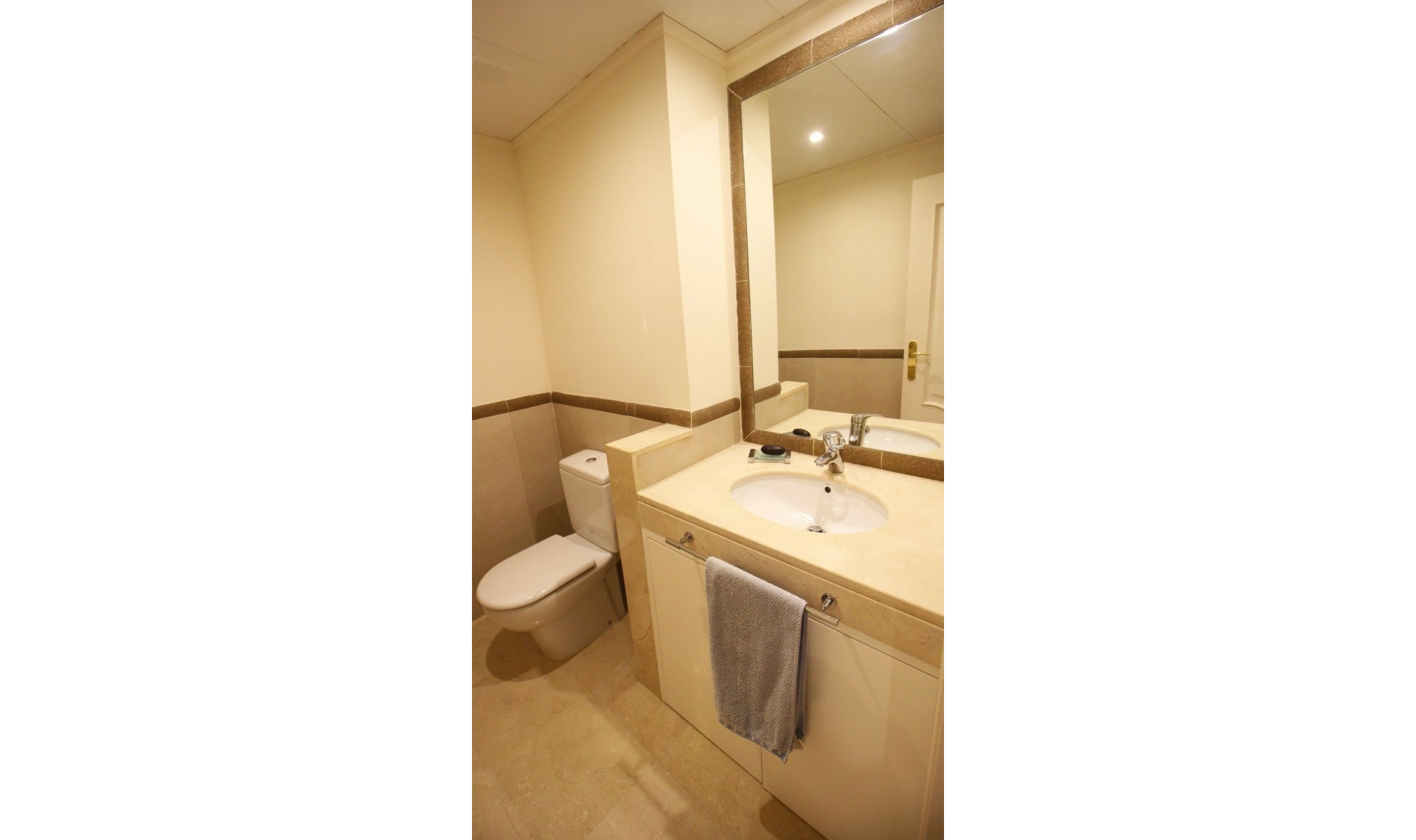Resale - Apartment -
Marbella