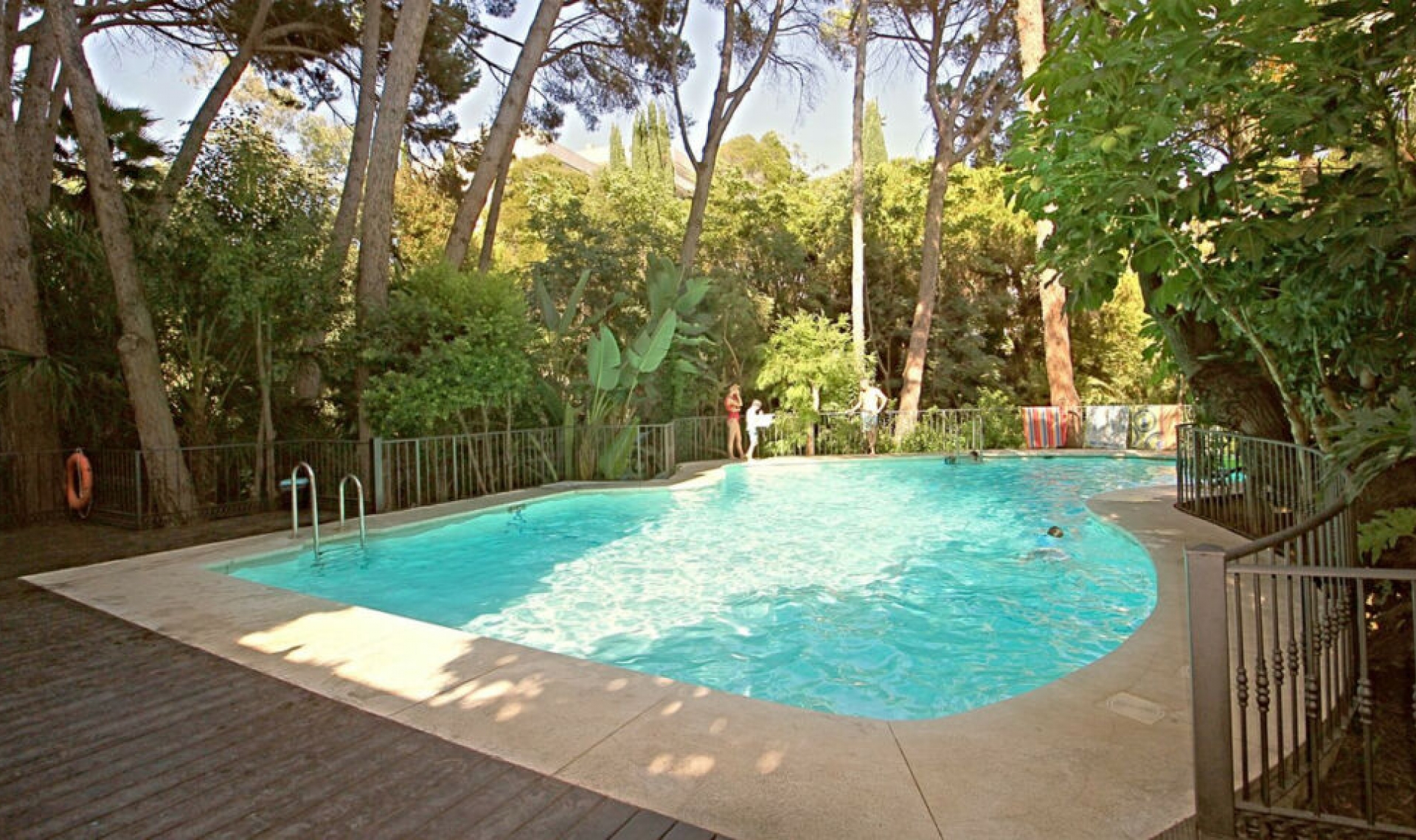 Resale - Apartment -
Marbella