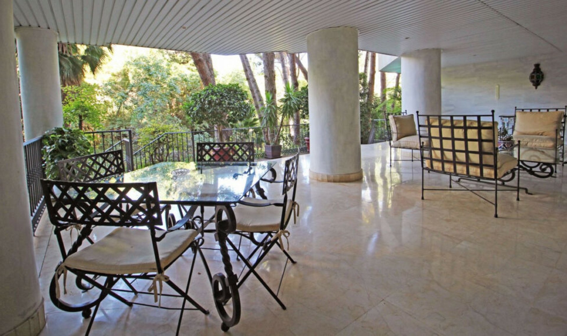 Resale - Apartment -
Marbella