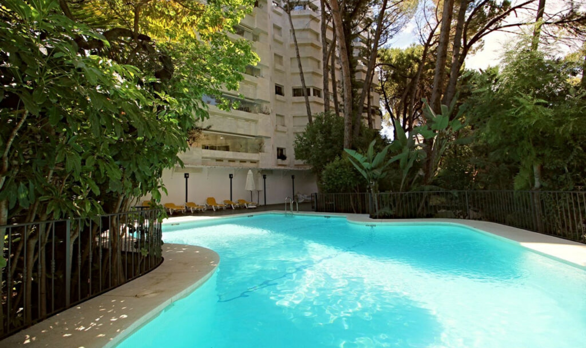 Resale - Apartment -
Marbella