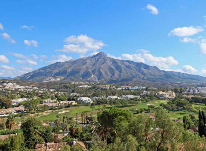 Resale - Apartment -
Marbella