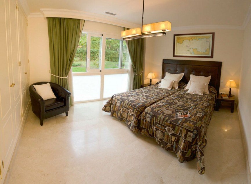 Resale - Apartment -
Marbella