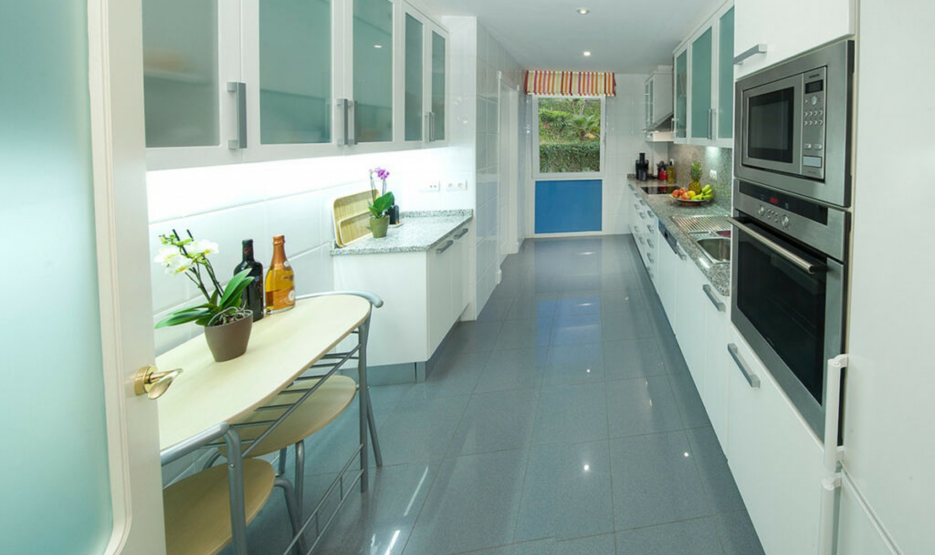 Resale - Apartment -
Marbella
