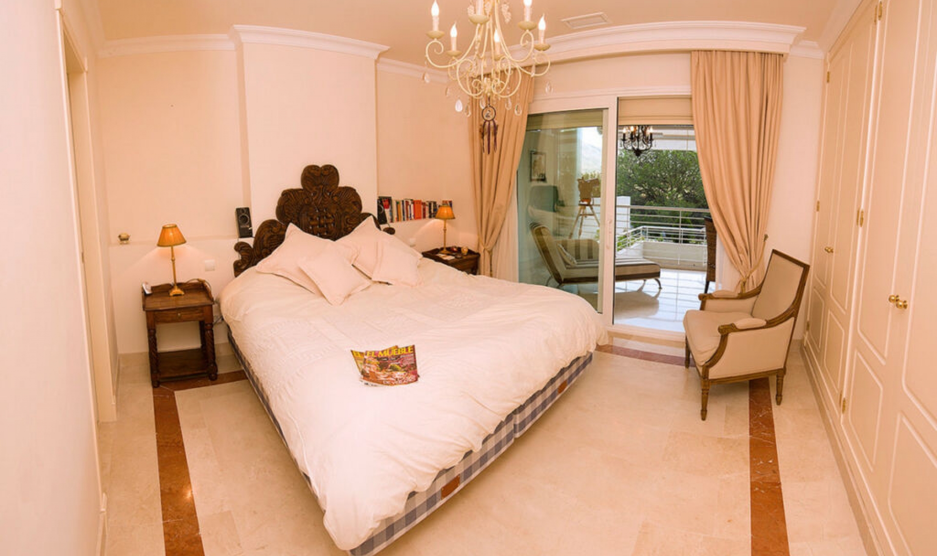 Resale - Apartment -
Marbella