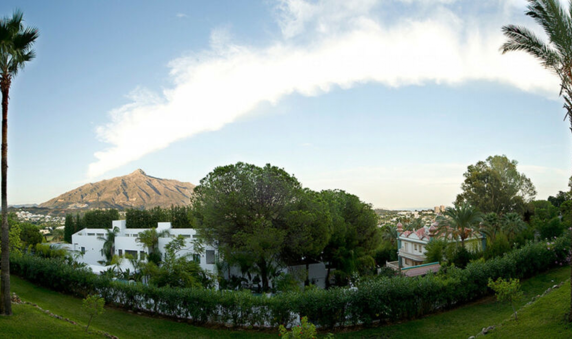 Resale - Apartment -
Marbella