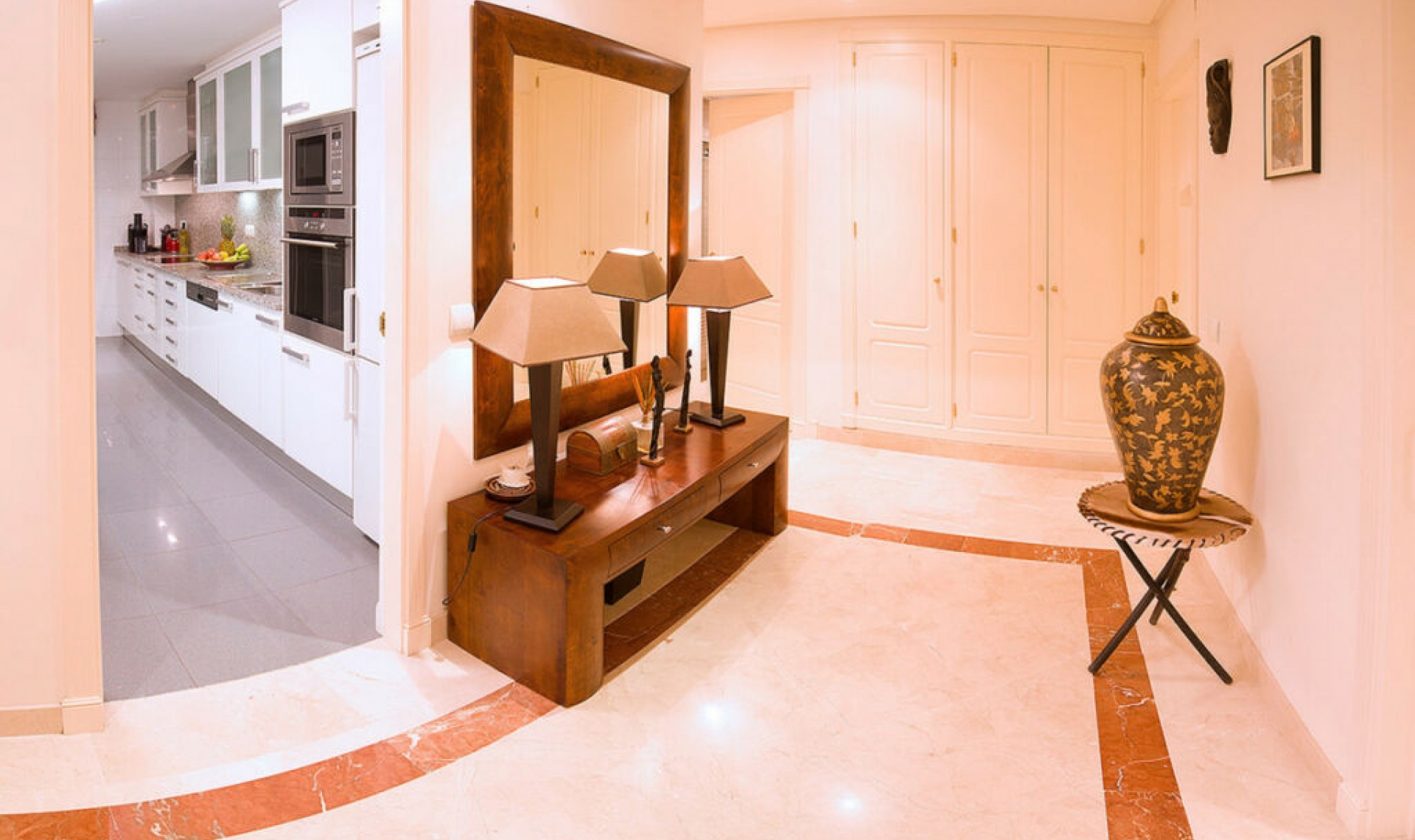 Resale - Apartment -
Marbella
