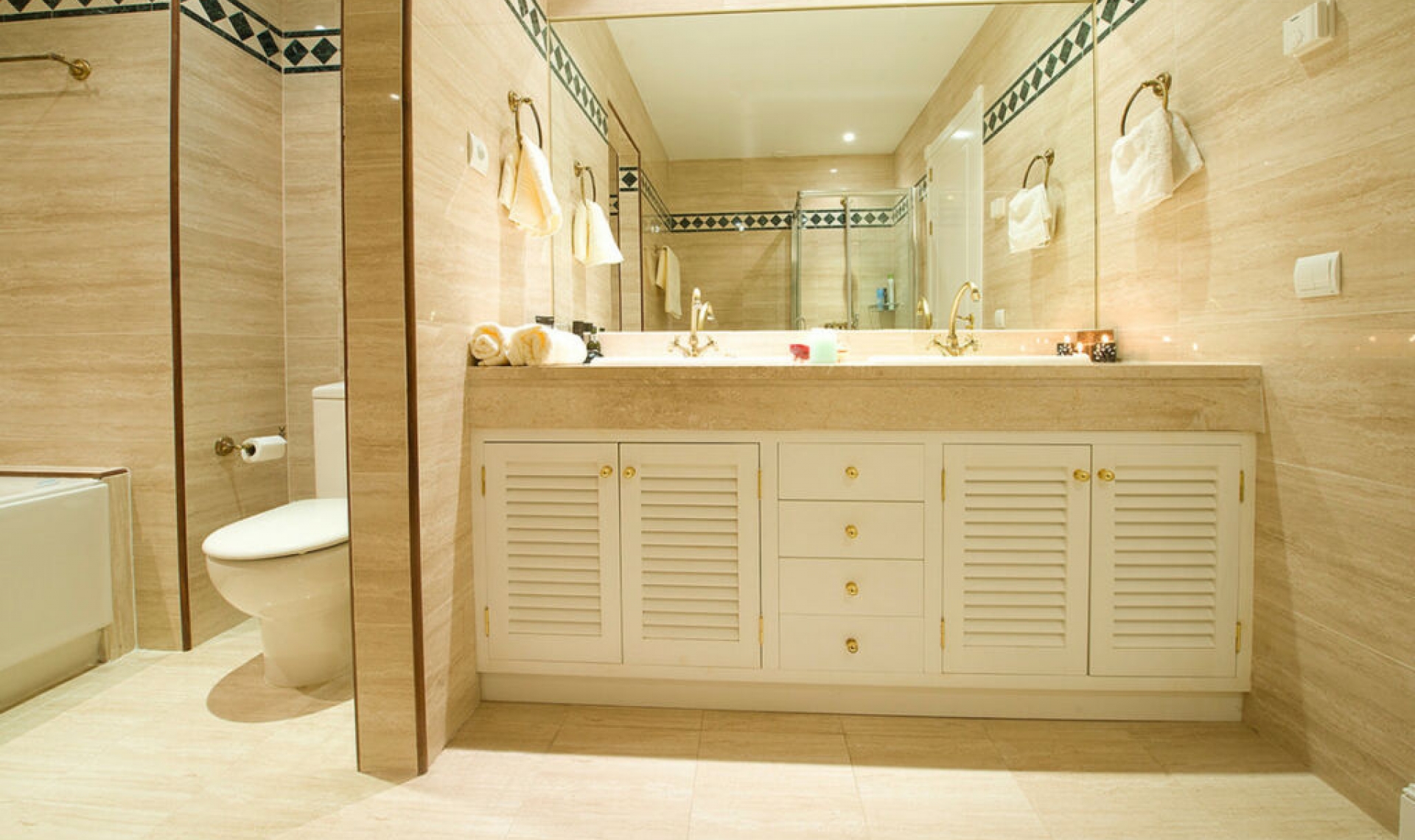Resale - Apartment -
Marbella