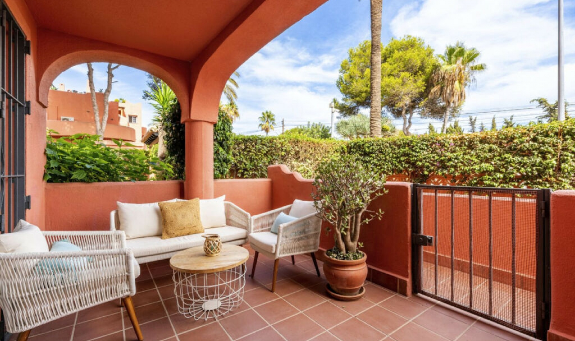 Resale - Apartment -
Marbella