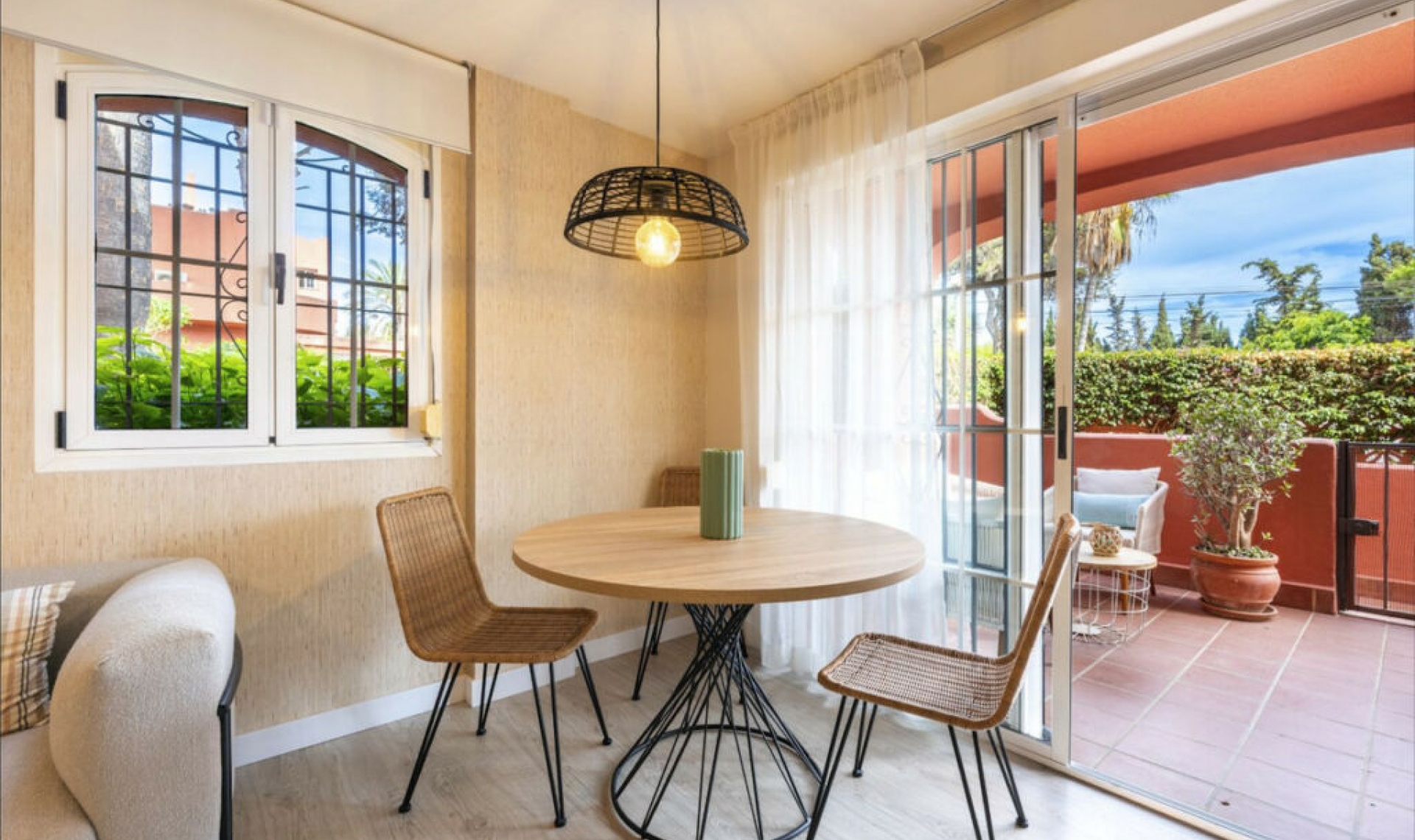 Resale - Apartment -
Marbella