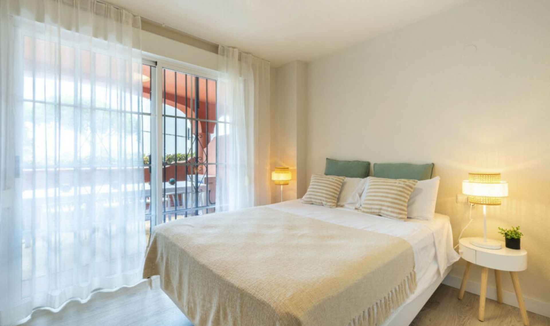 Resale - Apartment -
Marbella