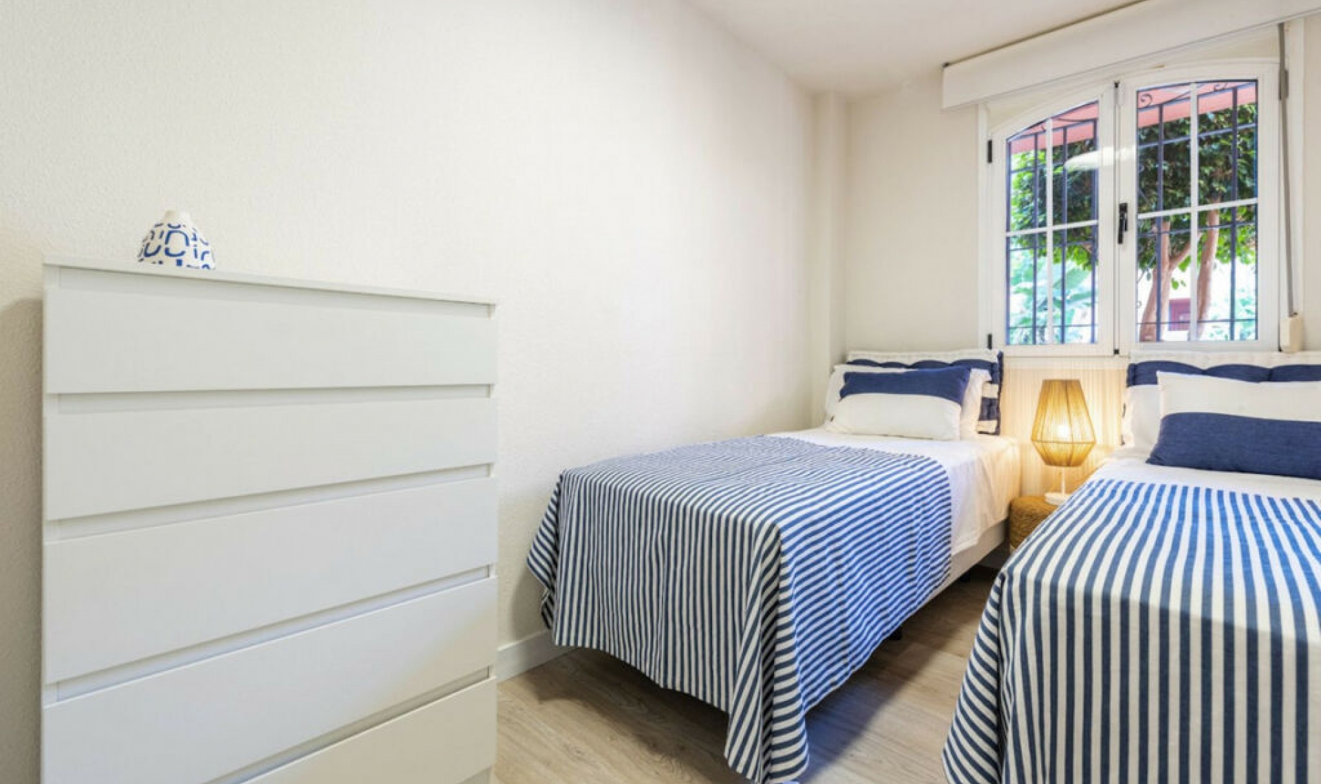 Resale - Apartment -
Marbella