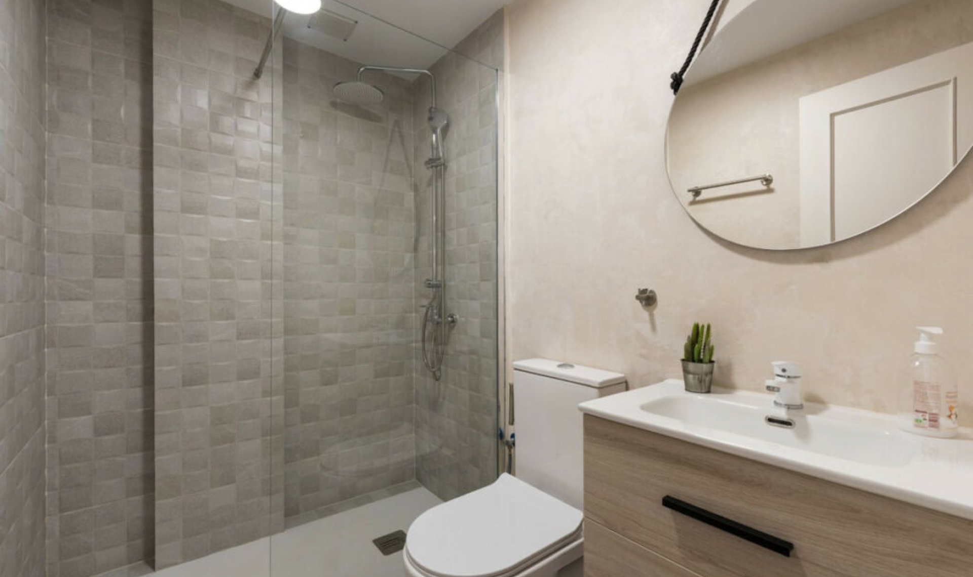 Resale - Apartment -
Marbella