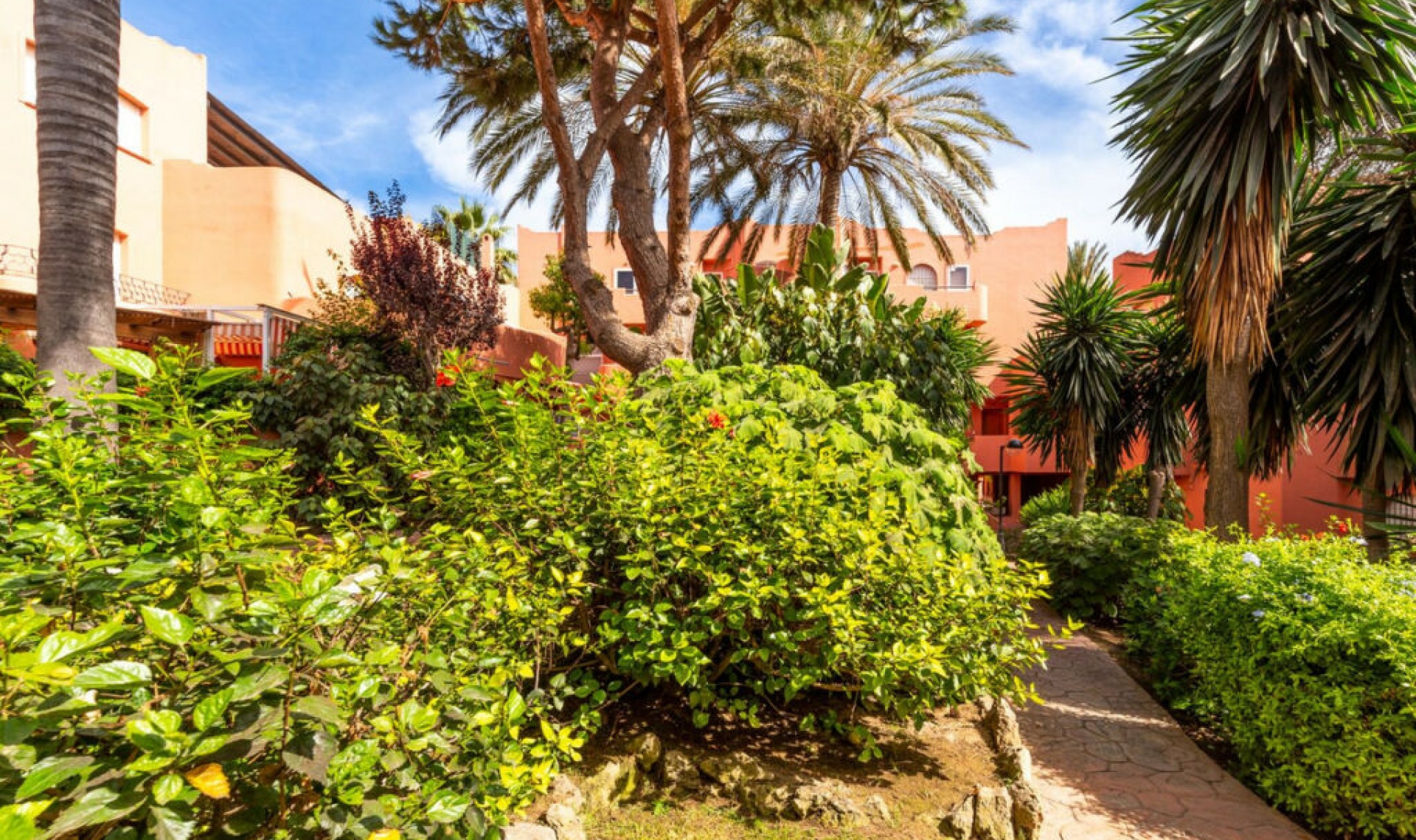 Resale - Apartment -
Marbella