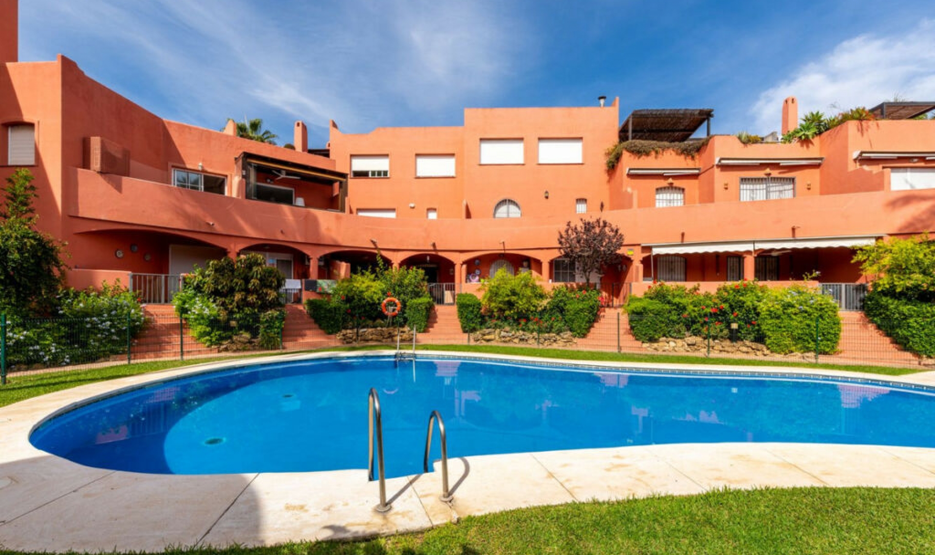 Resale - Apartment -
Marbella