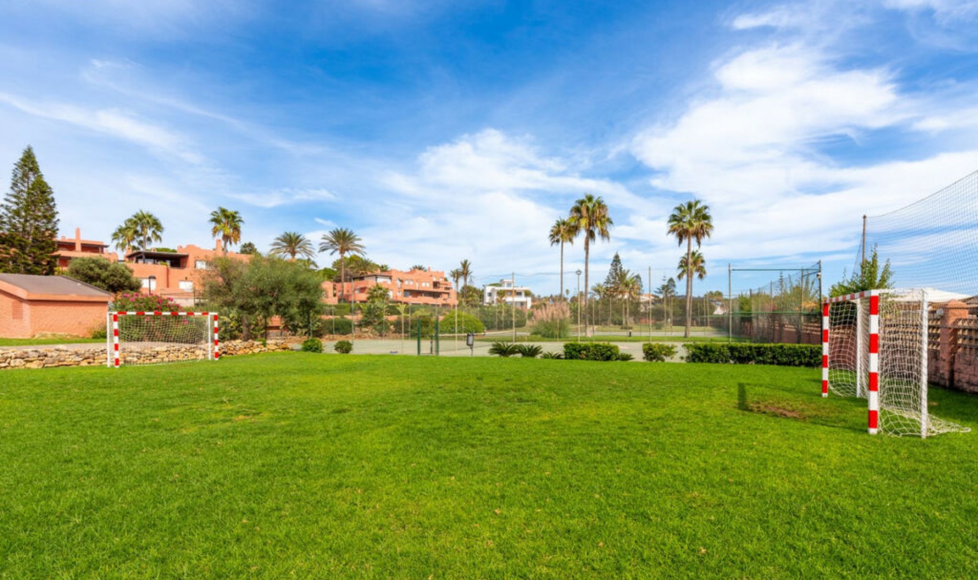 Resale - Apartment -
Marbella