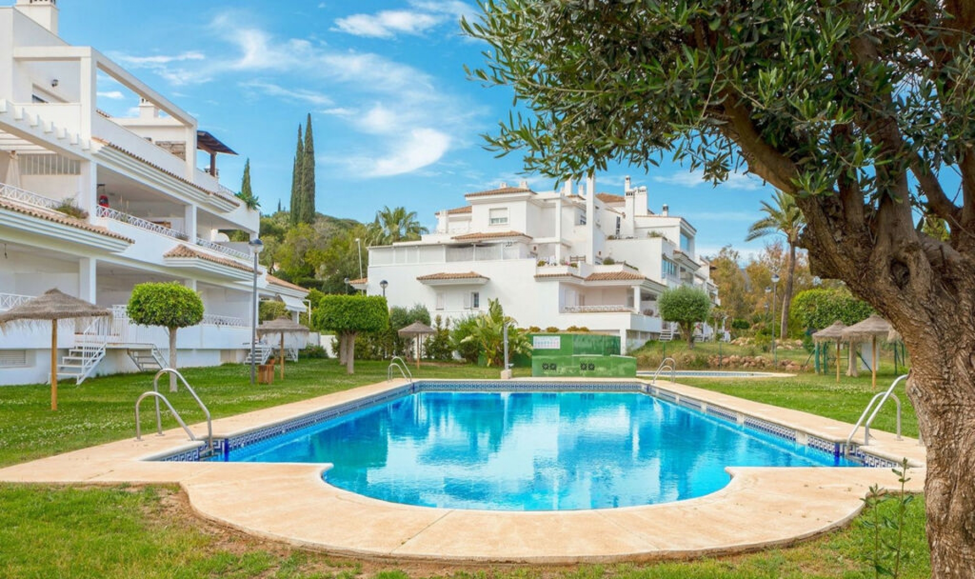 Resale - Apartment -
Marbella