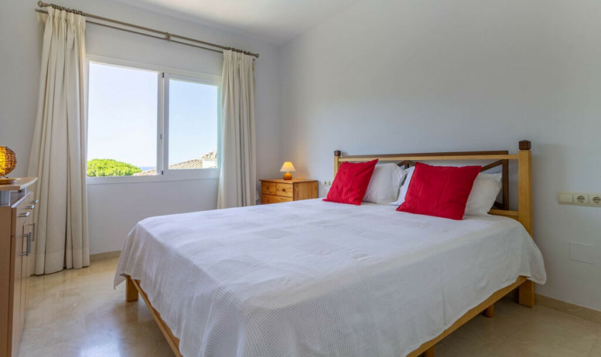 Resale - Apartment -
Marbella