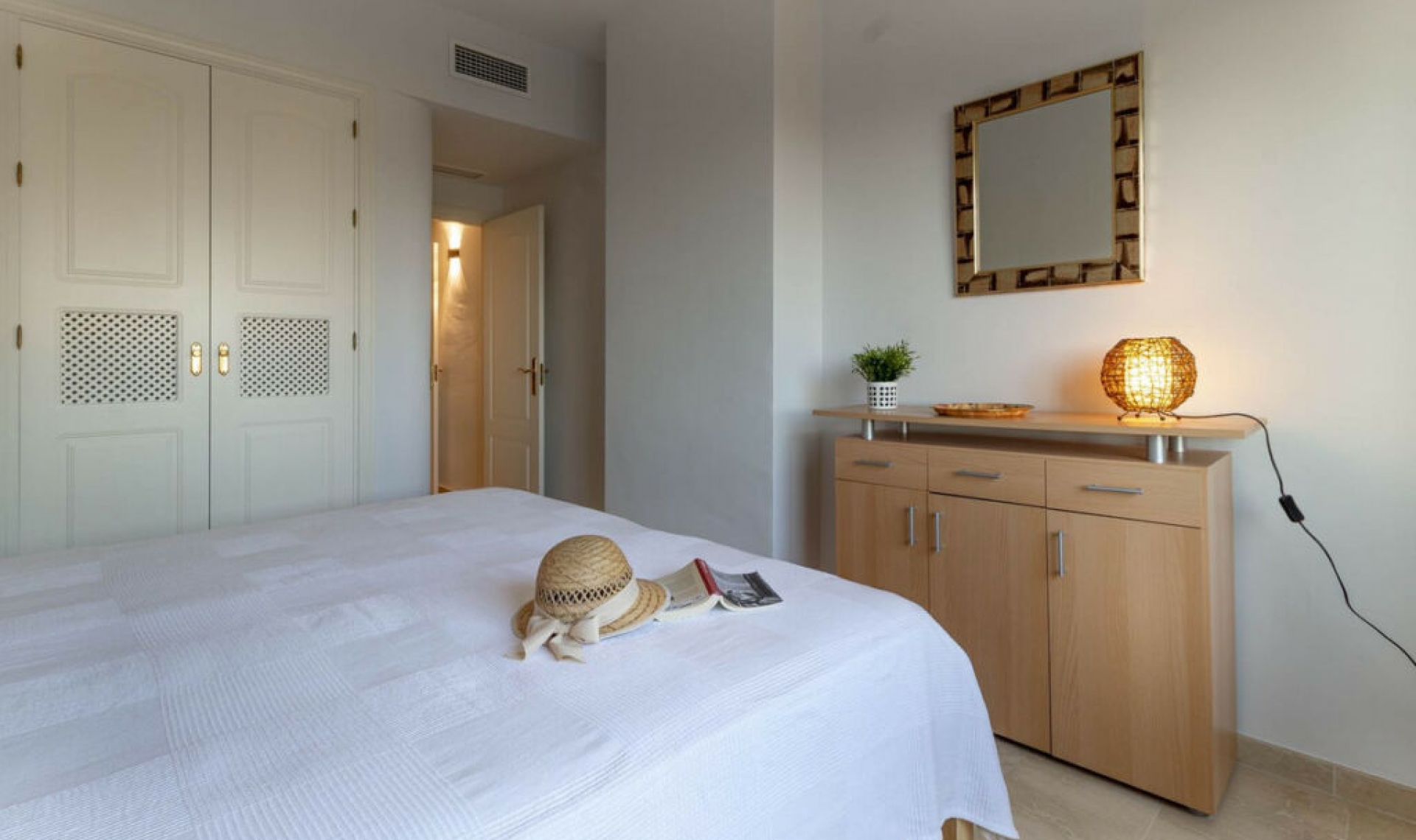 Resale - Apartment -
Marbella