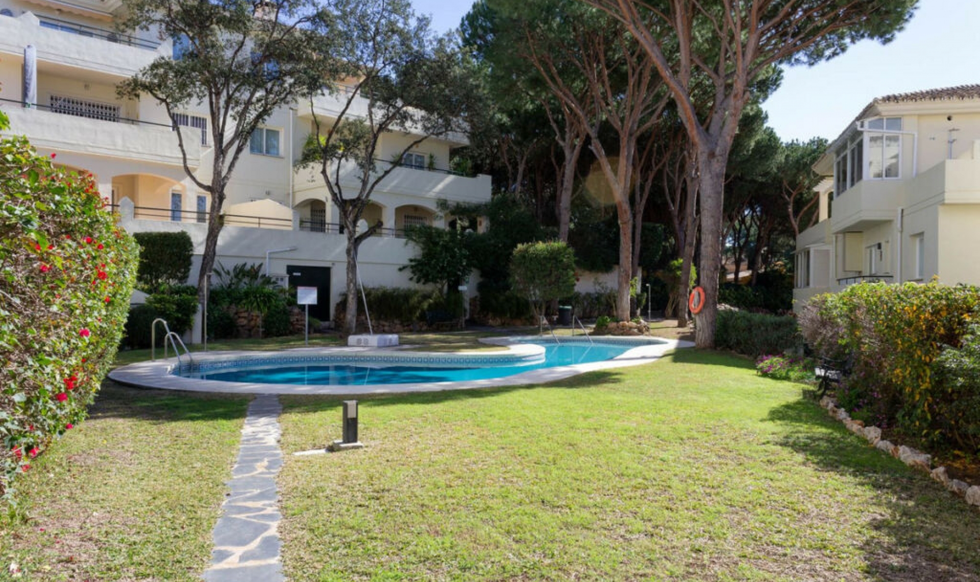 Resale - Apartment -
Marbella