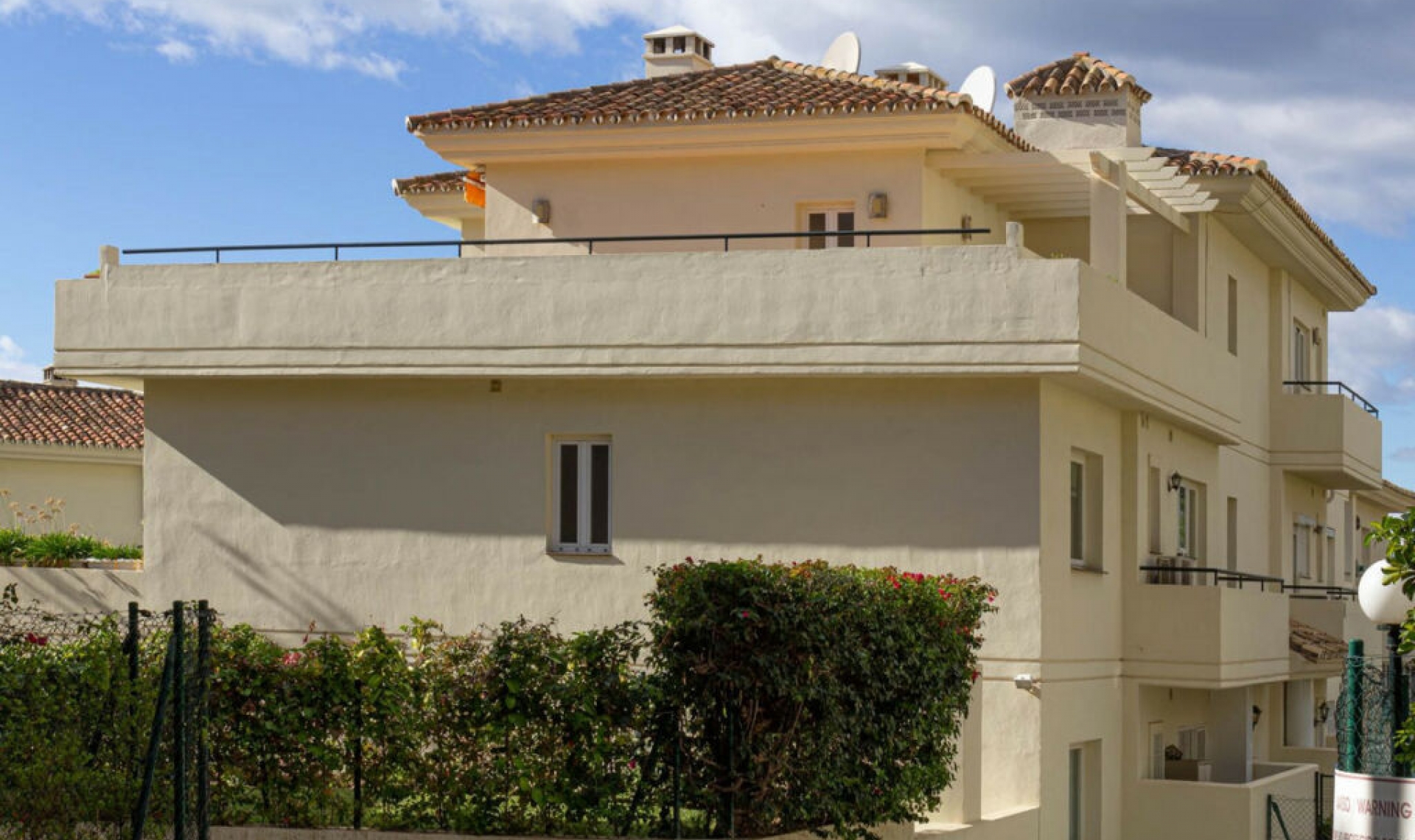 Resale - Apartment -
Marbella