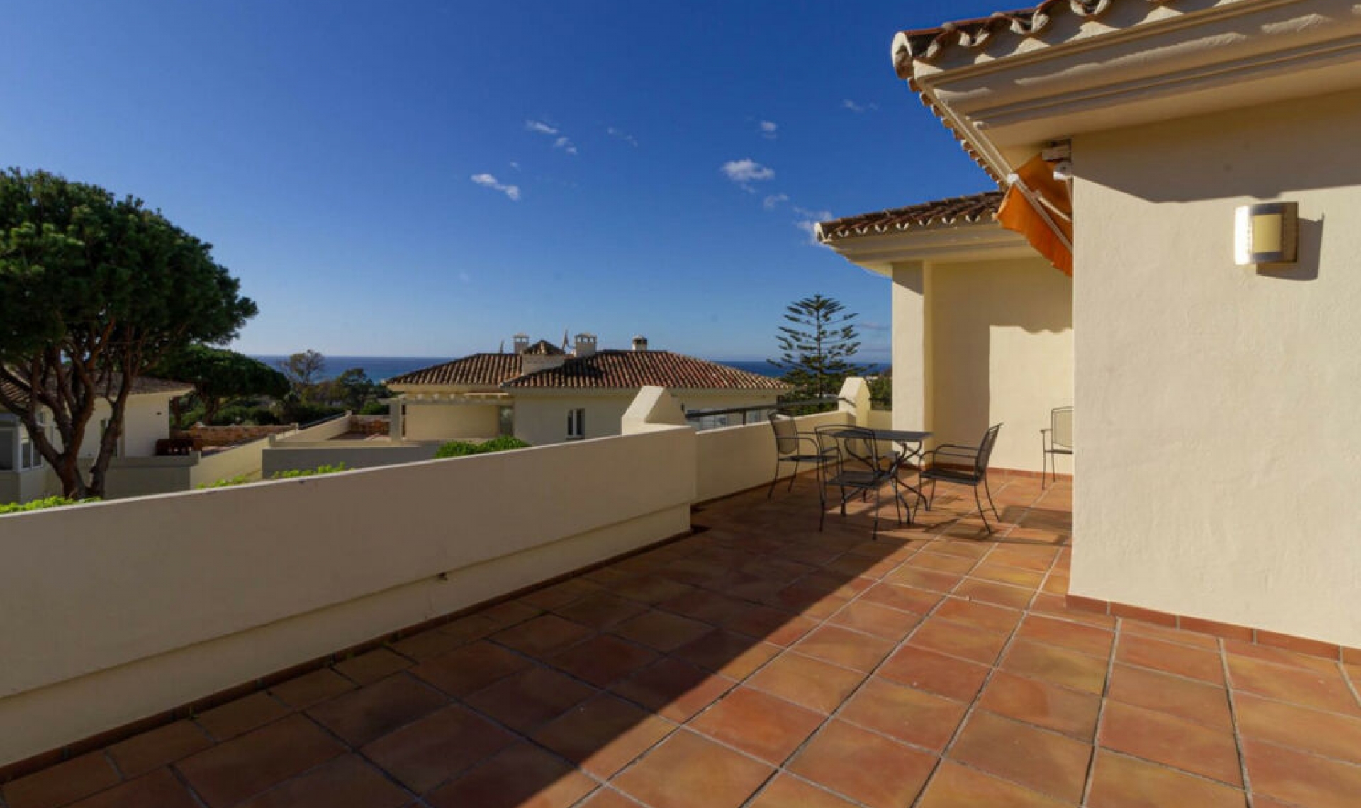 Resale - Apartment -
Marbella
