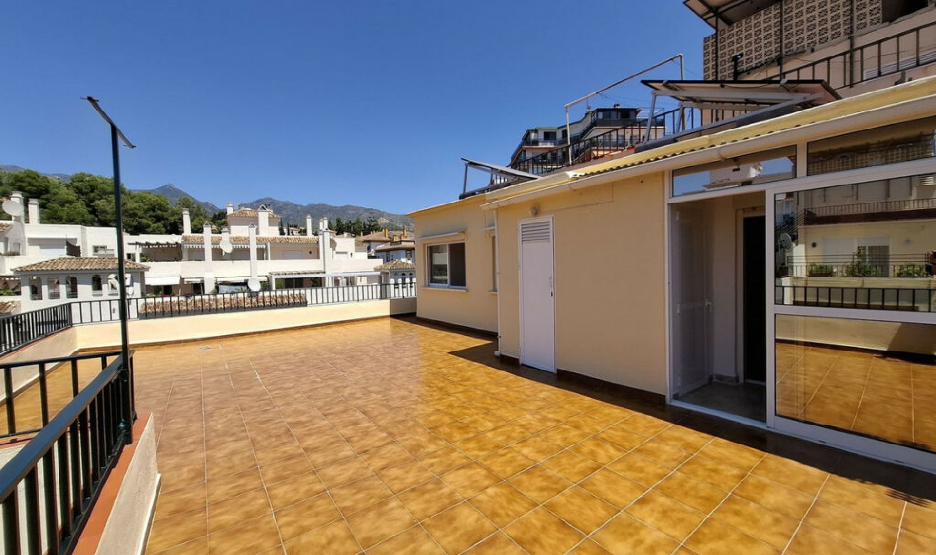 Resale - Apartment -
Marbella