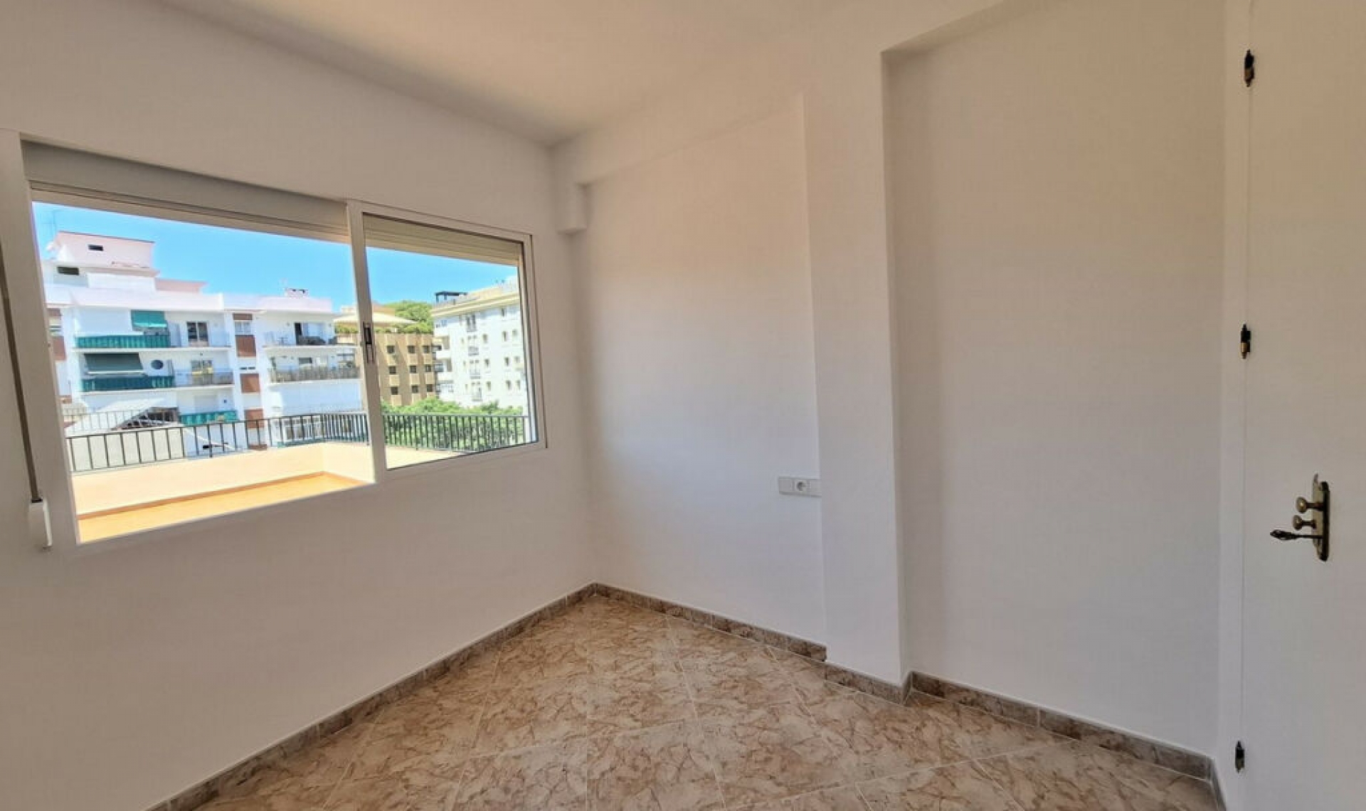 Resale - Apartment -
Marbella