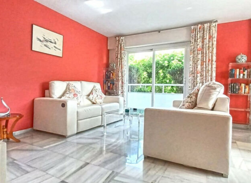 Resale - Apartment -
Marbella