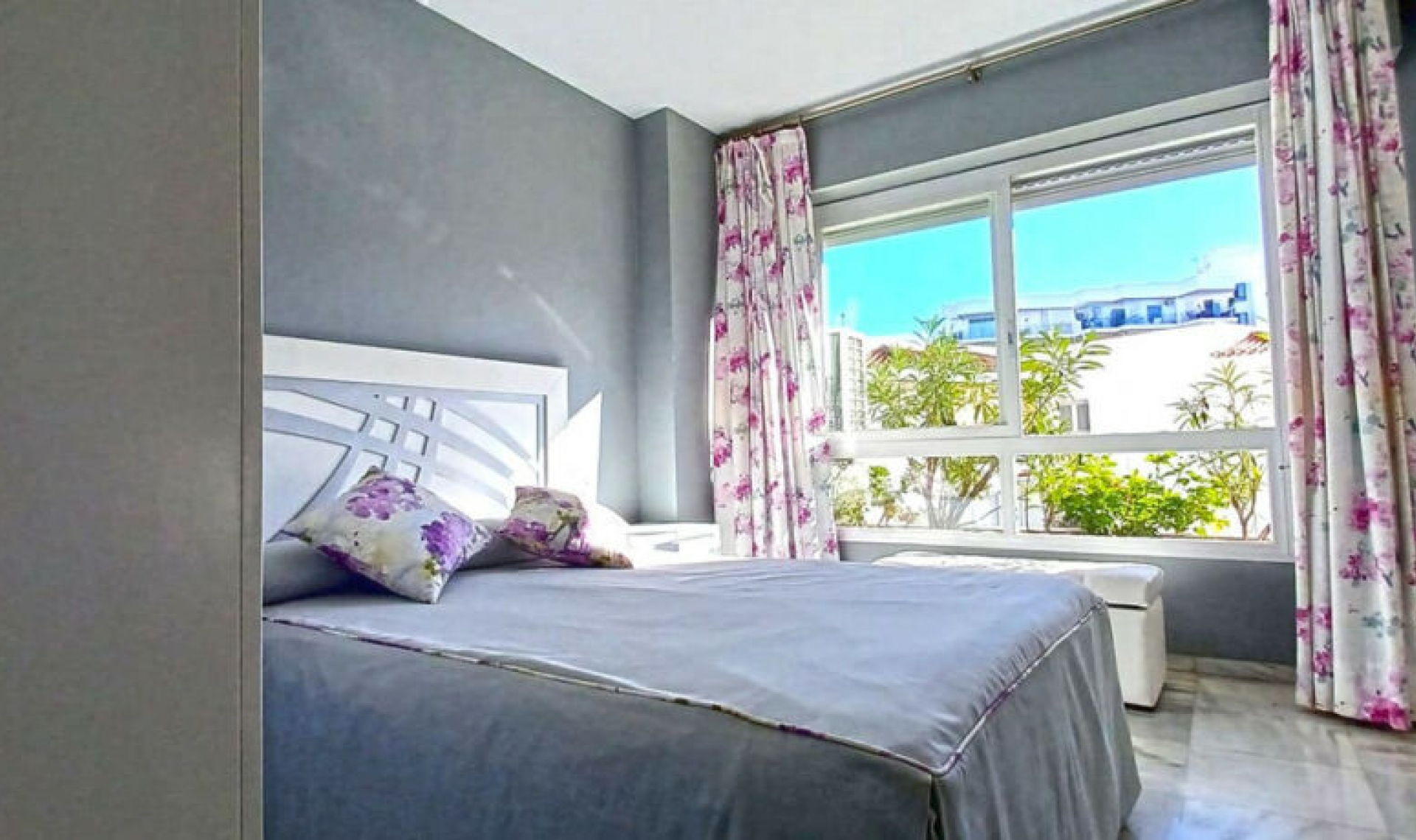 Resale - Apartment -
Marbella
