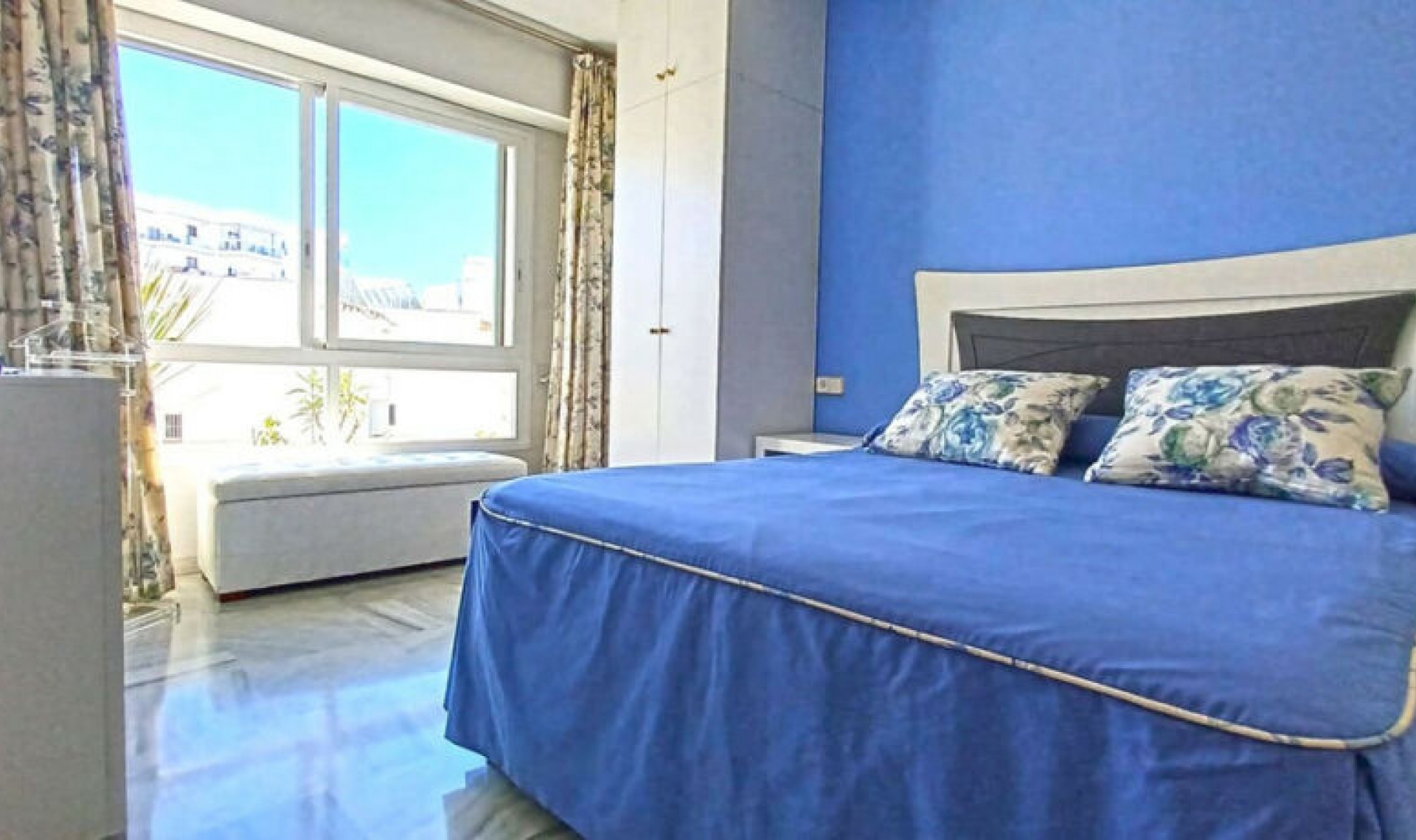 Resale - Apartment -
Marbella
