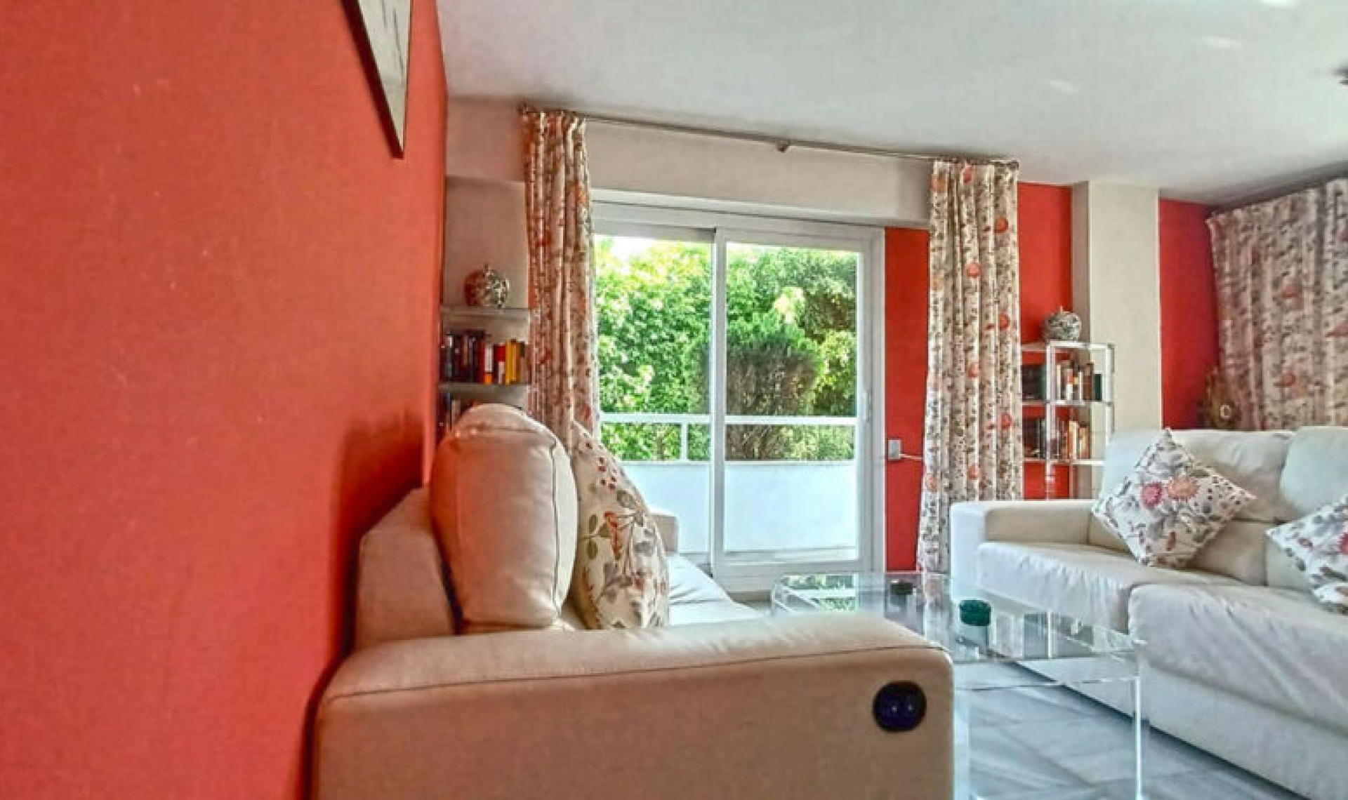 Resale - Apartment -
Marbella
