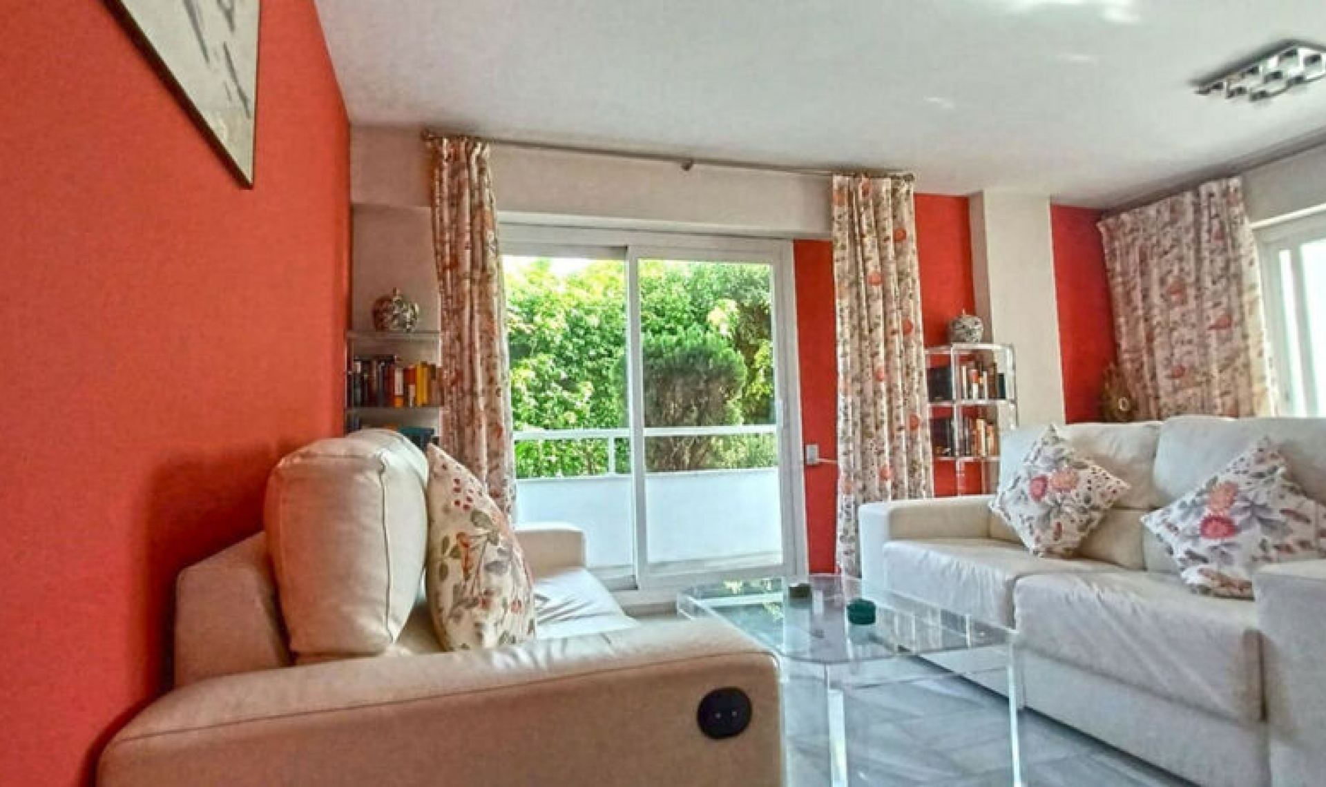 Resale - Apartment -
Marbella