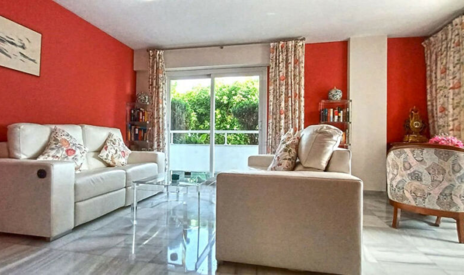 Resale - Apartment -
Marbella