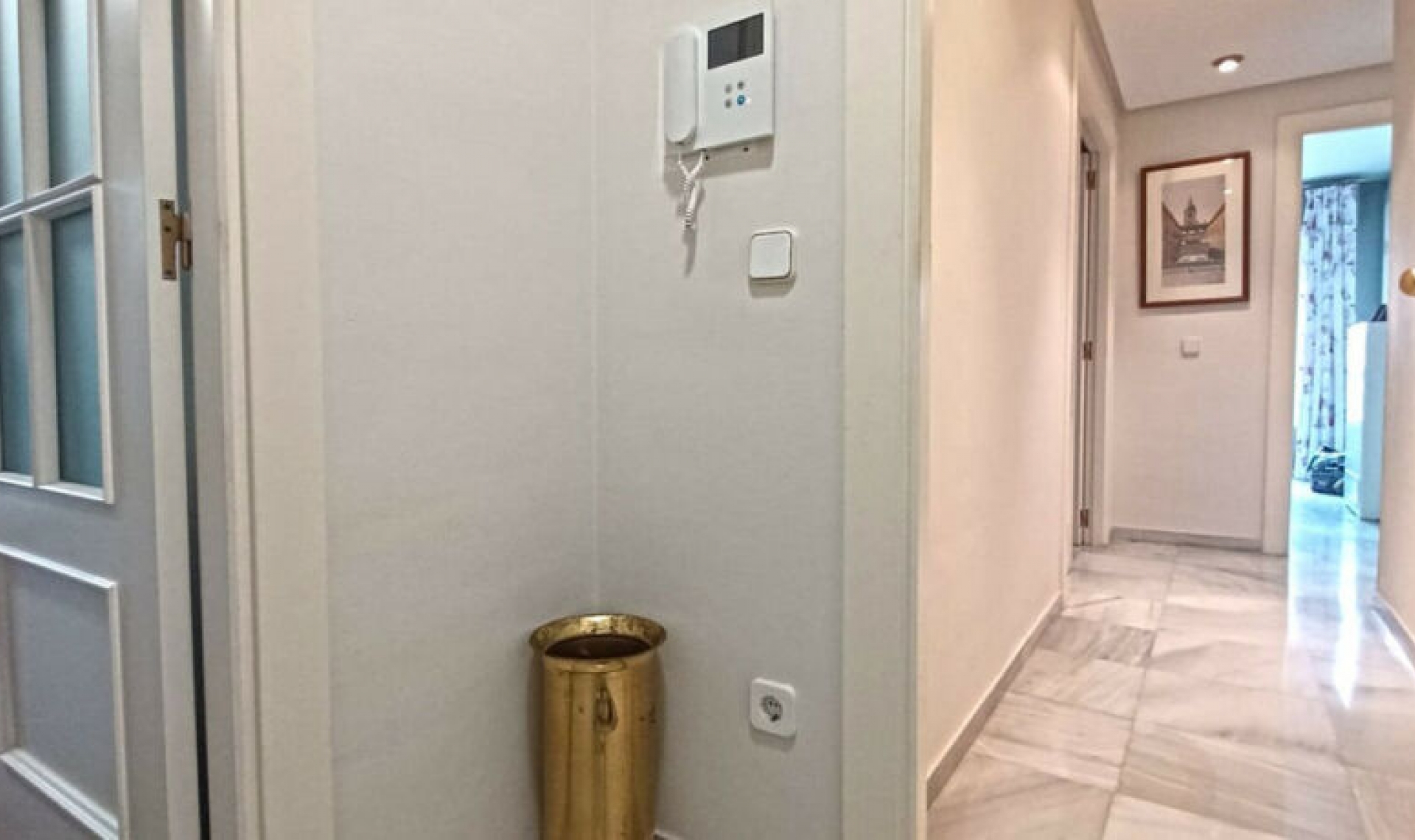 Resale - Apartment -
Marbella