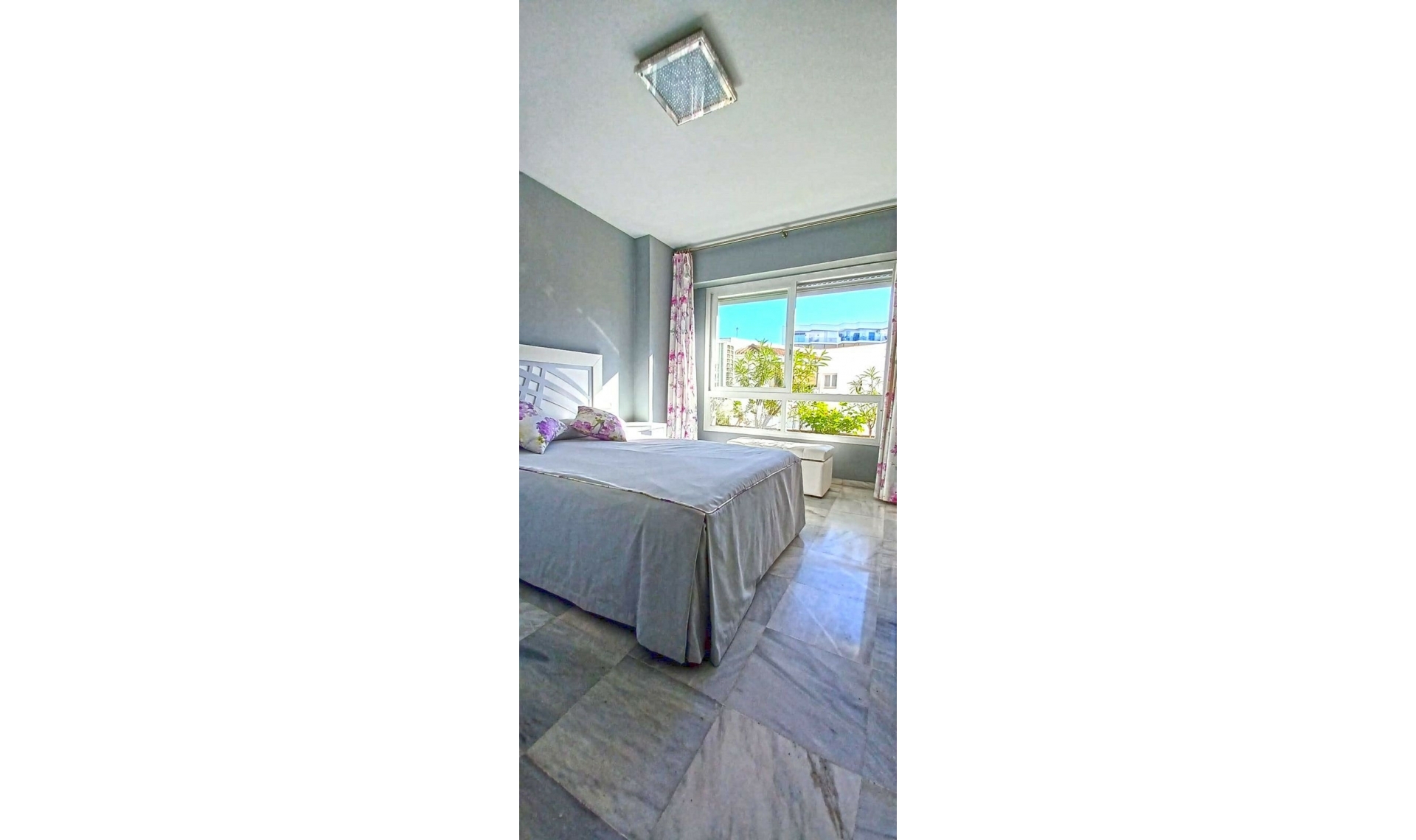 Resale - Apartment -
Marbella