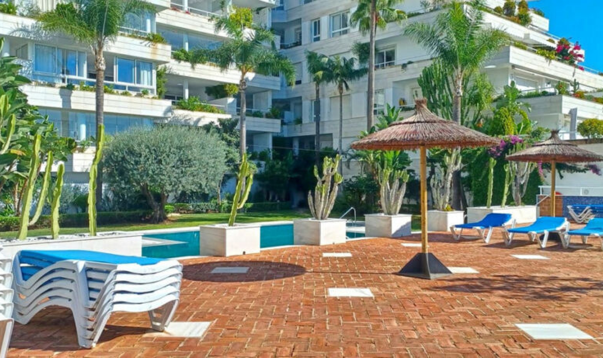 Resale - Apartment -
Marbella