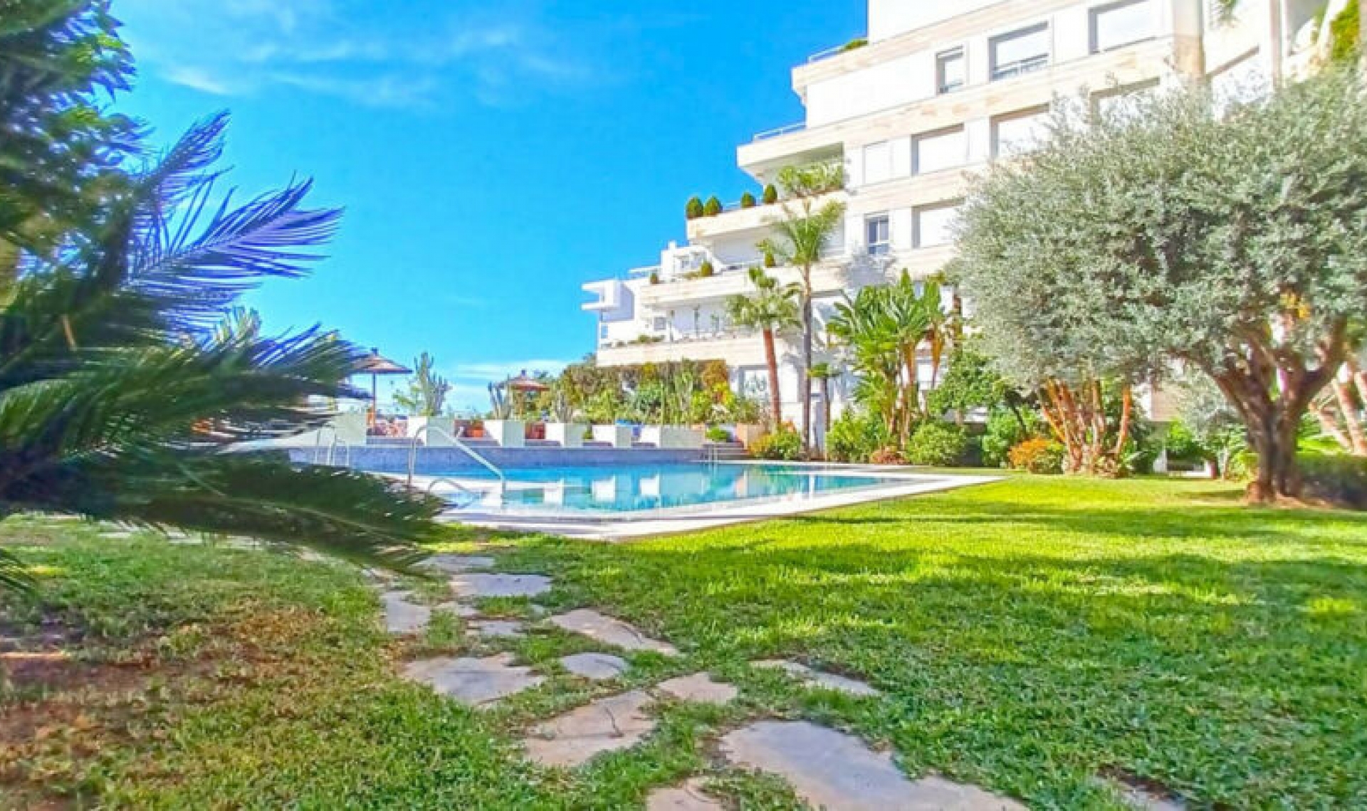 Resale - Apartment -
Marbella