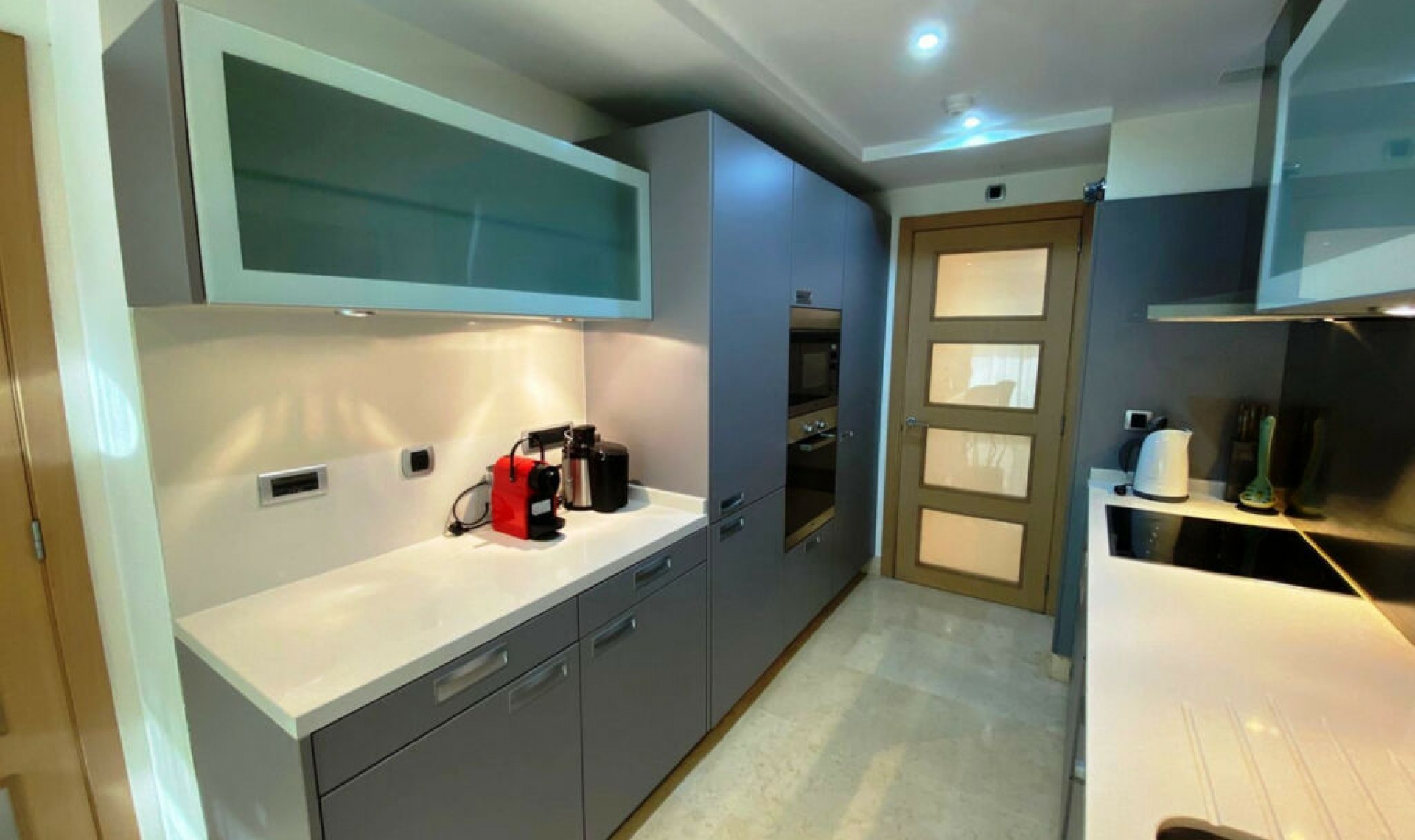 Resale - Apartment -
Marbella