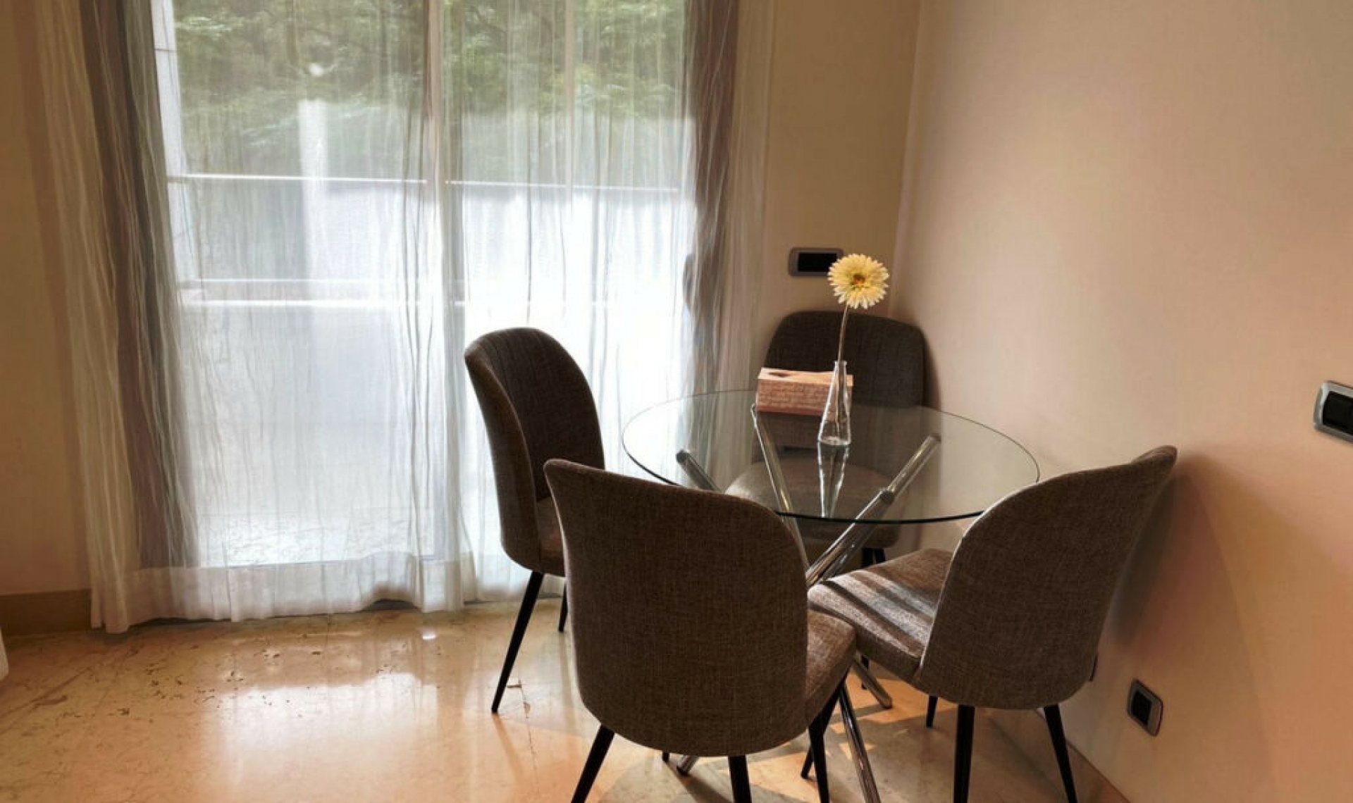 Resale - Apartment -
Marbella